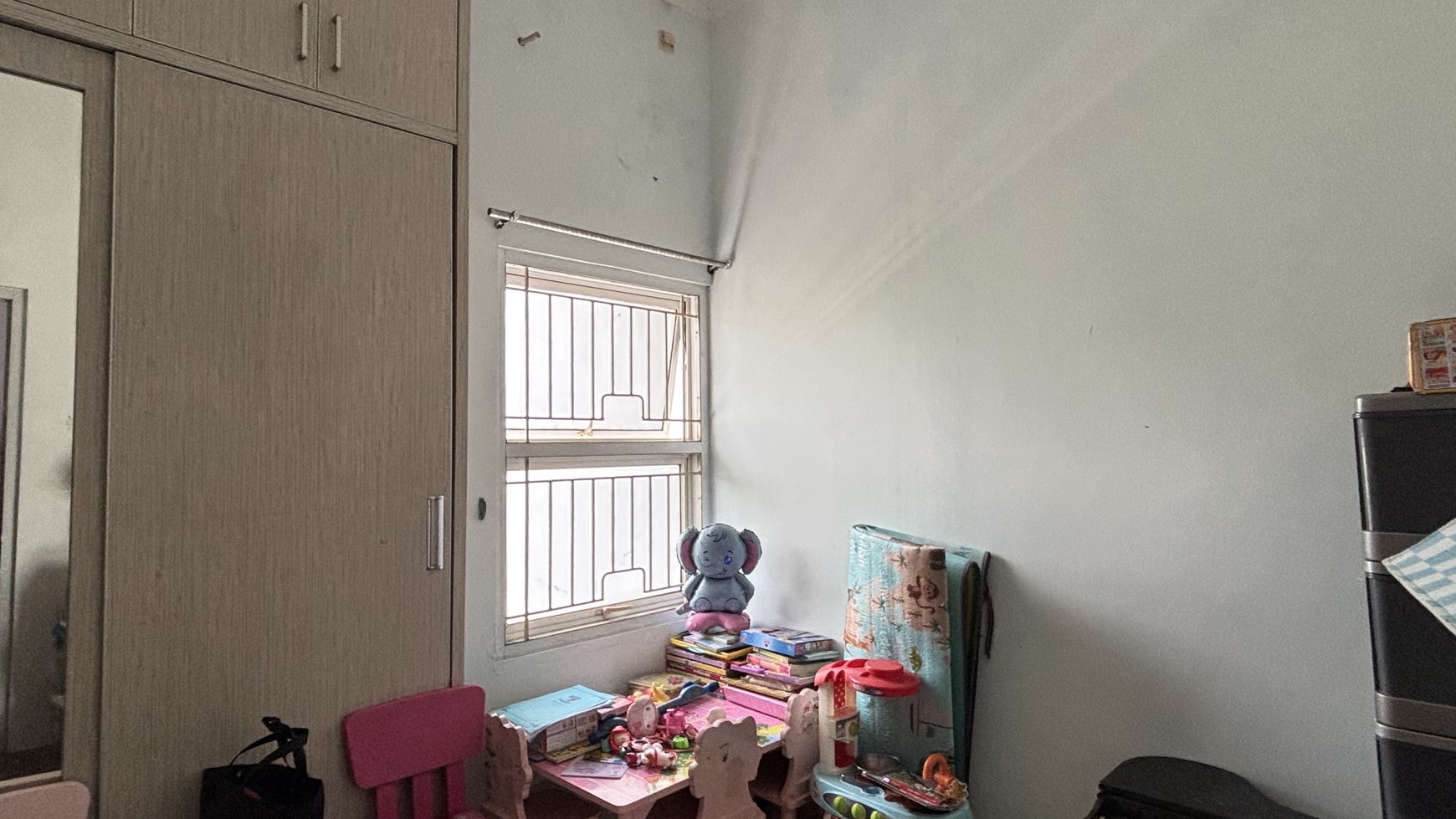 Rumah 3 Lantai Kokoh di Vila Nusa Indah V Bogor