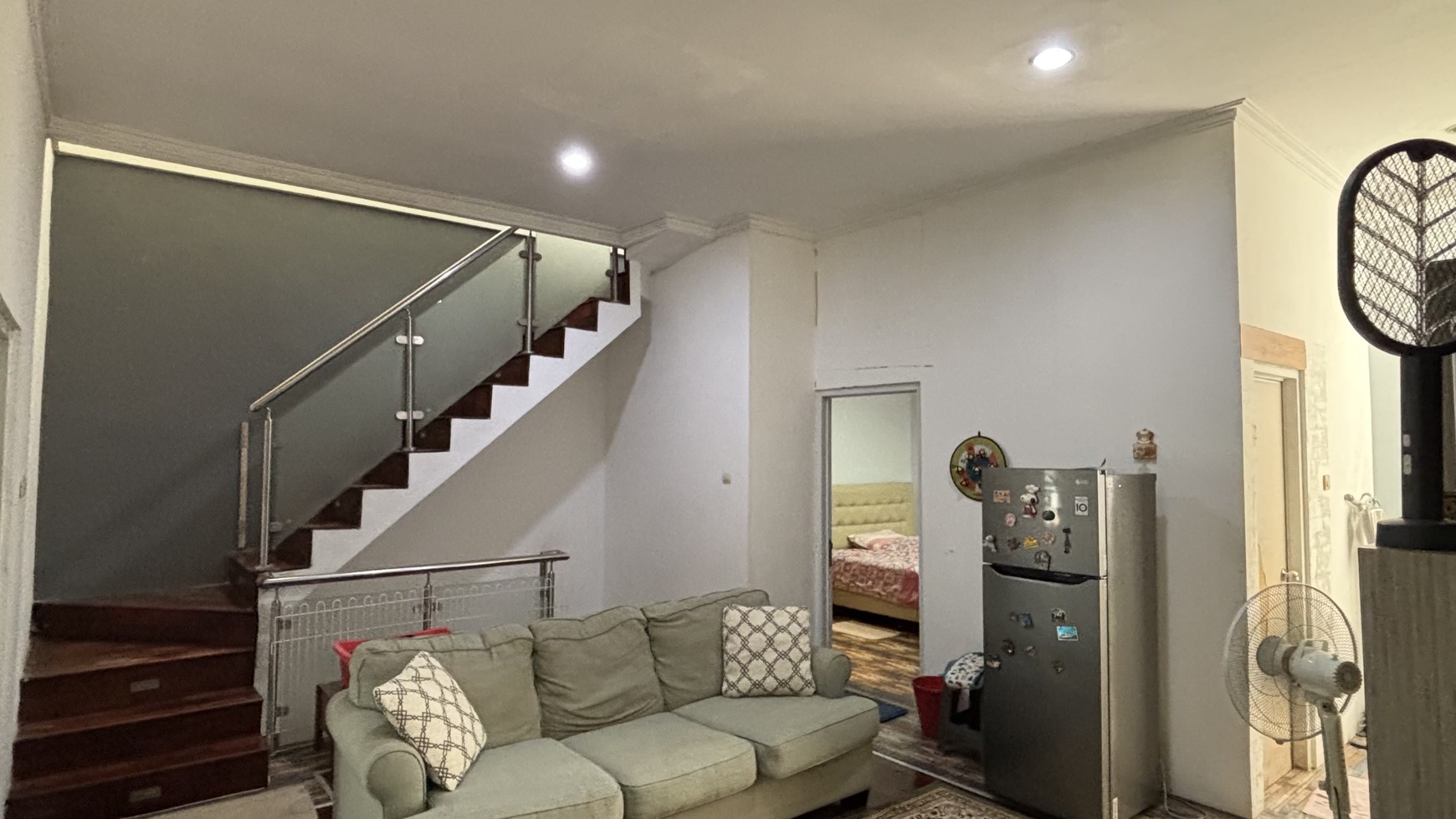 Rumah 3 Lantai Kokoh di Vila Nusa Indah V Bogor