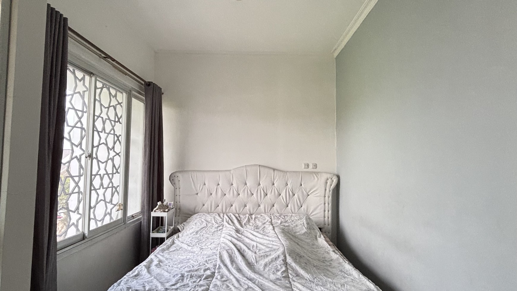 Rumah 3 Lantai Kokoh di Vila Nusa Indah V Bogor