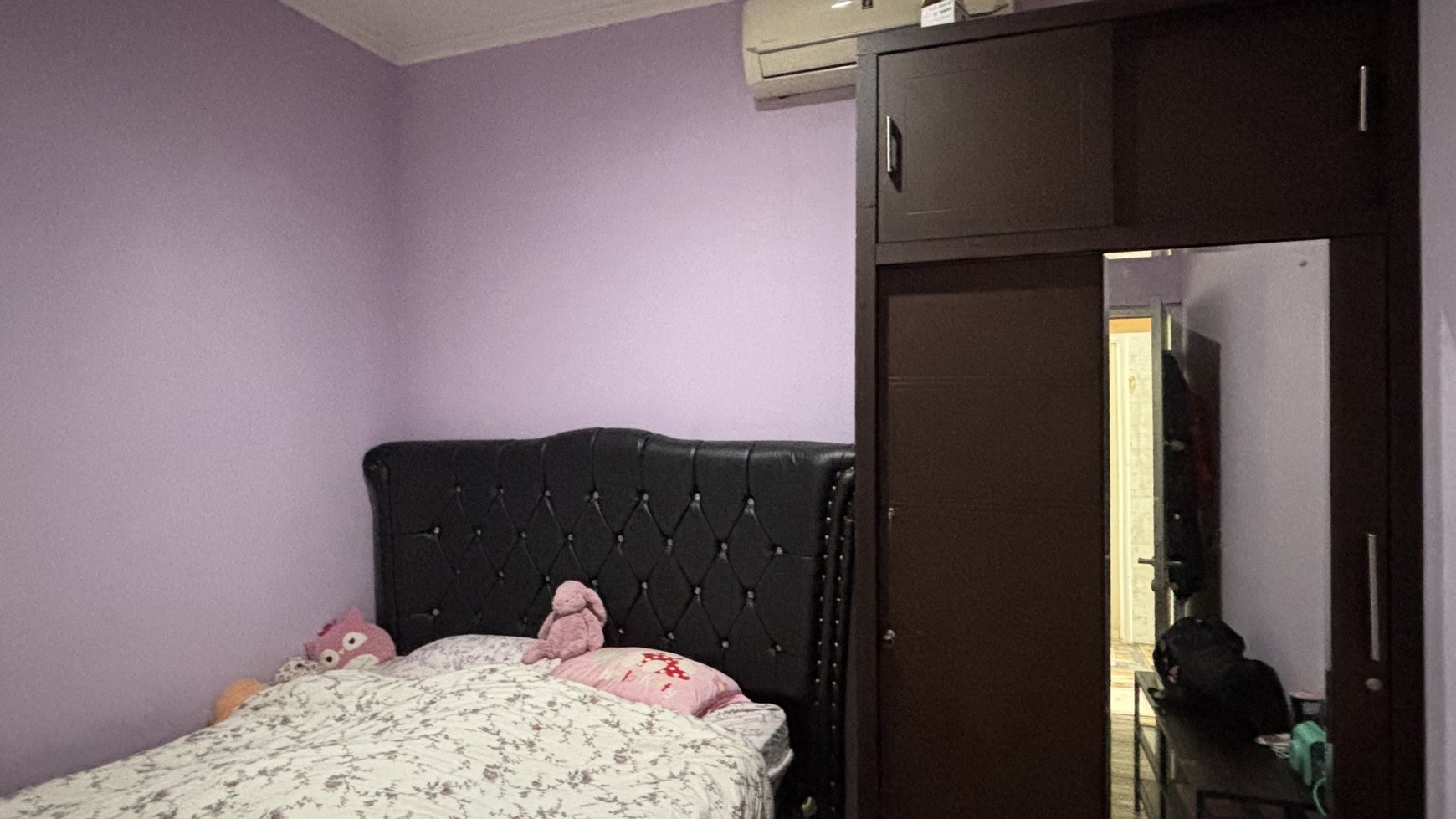 Rumah 3 Lantai Kokoh di Vila Nusa Indah V Bogor