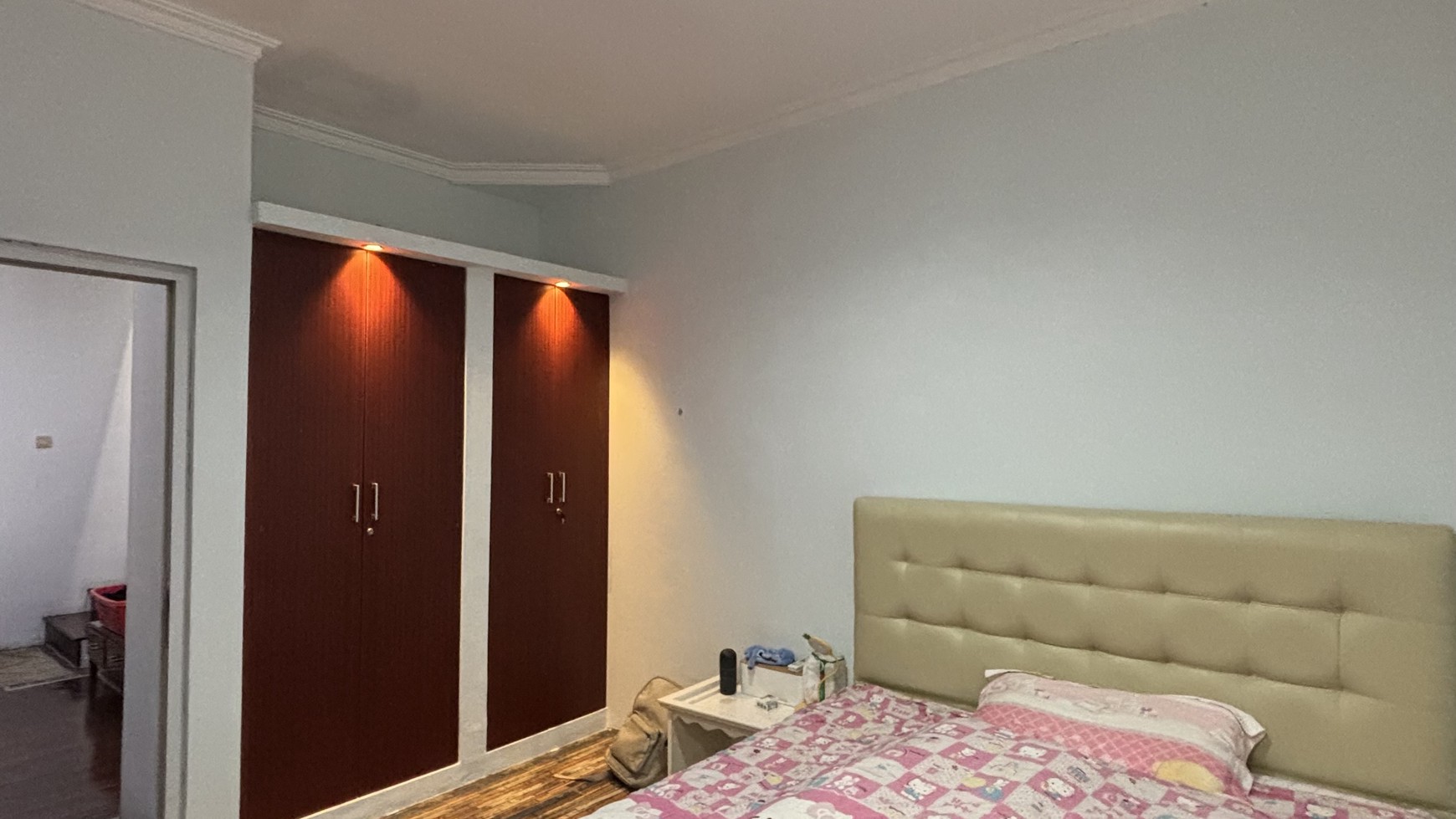 Rumah 3 Lantai Kokoh di Vila Nusa Indah V Bogor