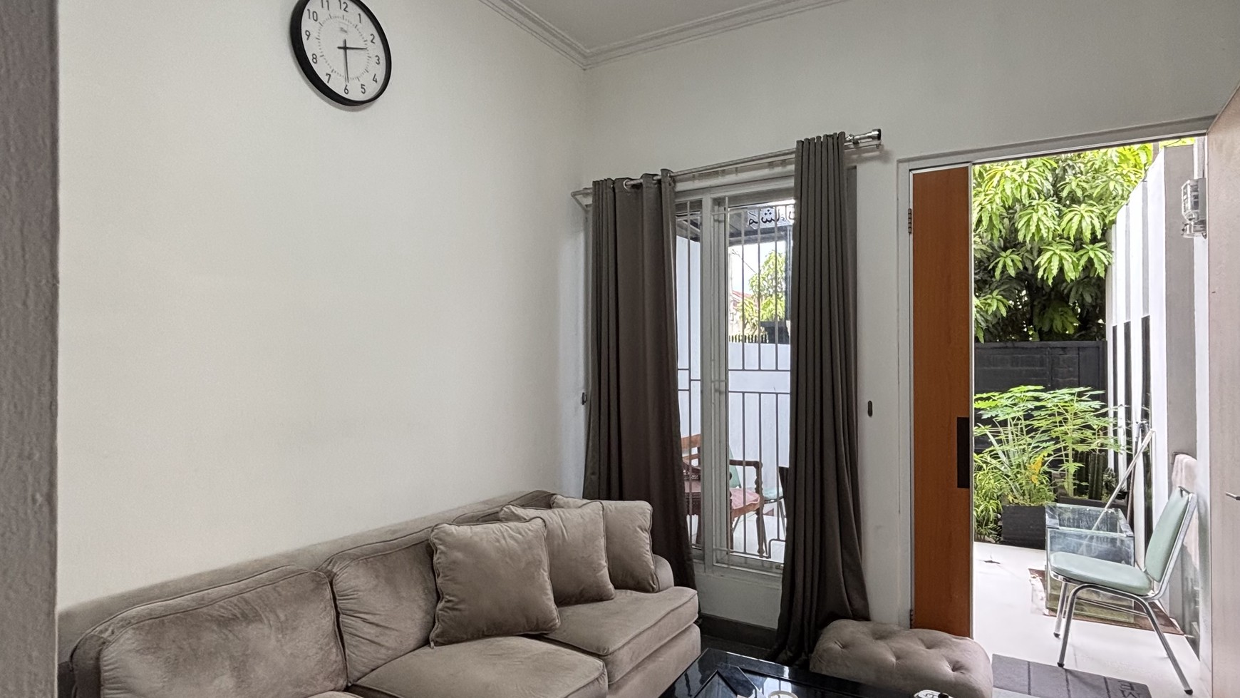 Rumah 3 Lantai Kokoh di Vila Nusa Indah V Bogor