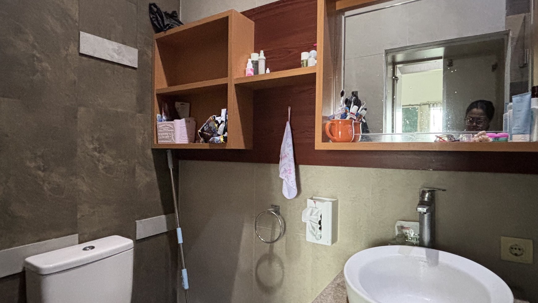 Rumah 3 Lantai Kokoh di Vila Nusa Indah V Bogor