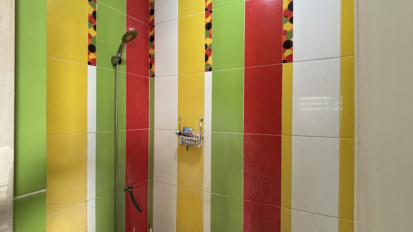 Rumah 3 Lantai Kokoh di Vila Nusa Indah V Bogor