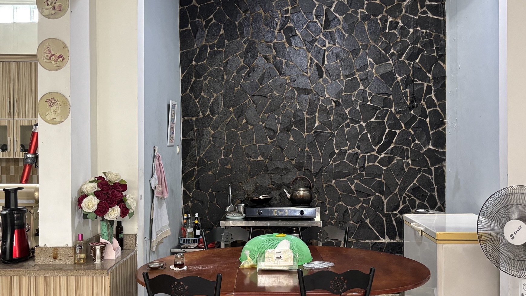 Rumah 3 Lantai Kokoh di Vila Nusa Indah V Bogor