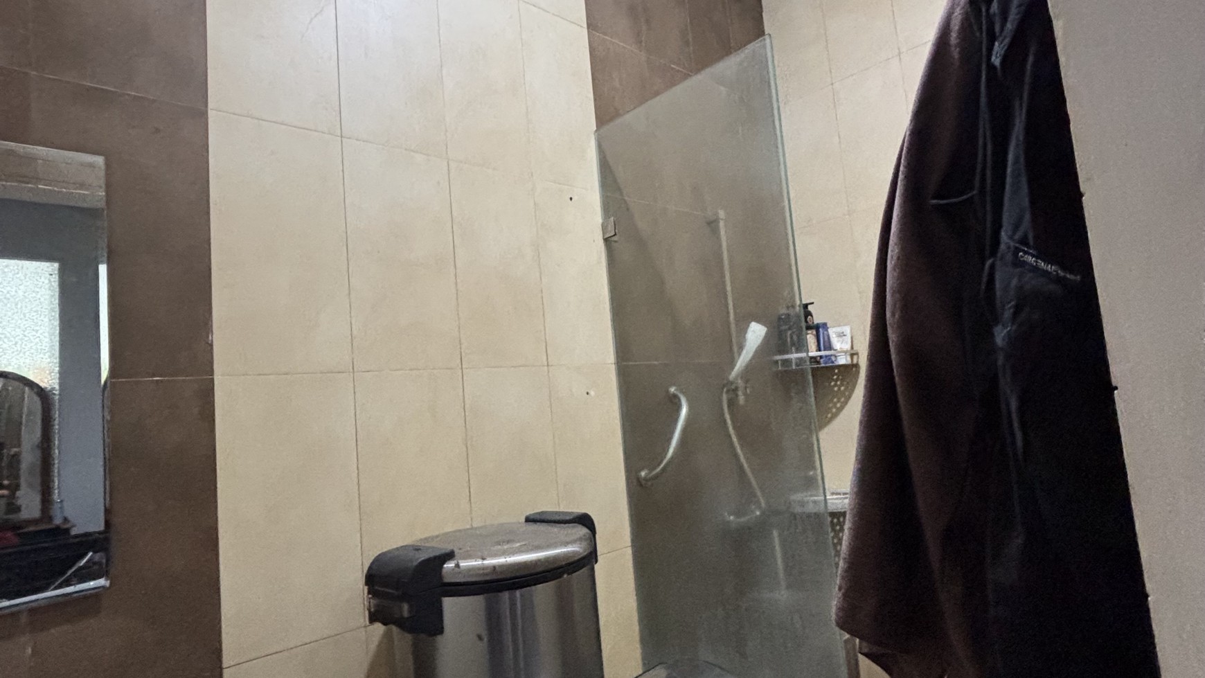 Rumah 3 Lantai Kokoh di Vila Nusa Indah V Bogor