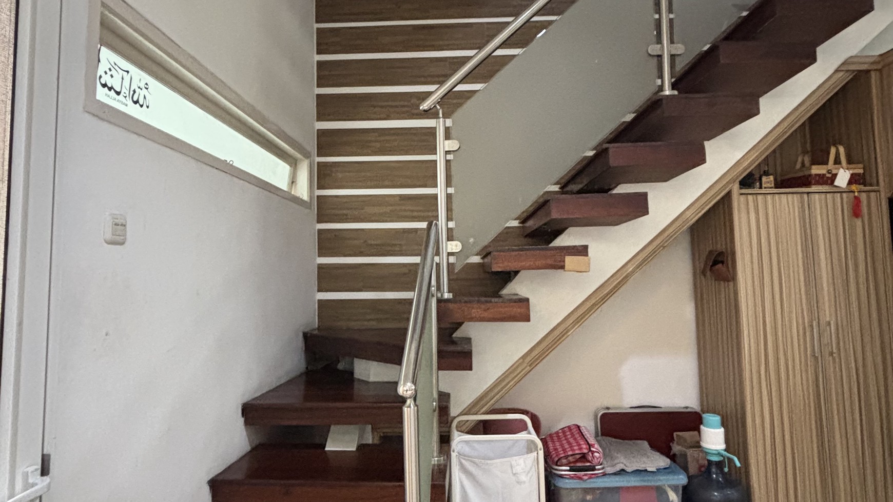 Rumah 3 Lantai Kokoh di Vila Nusa Indah V Bogor