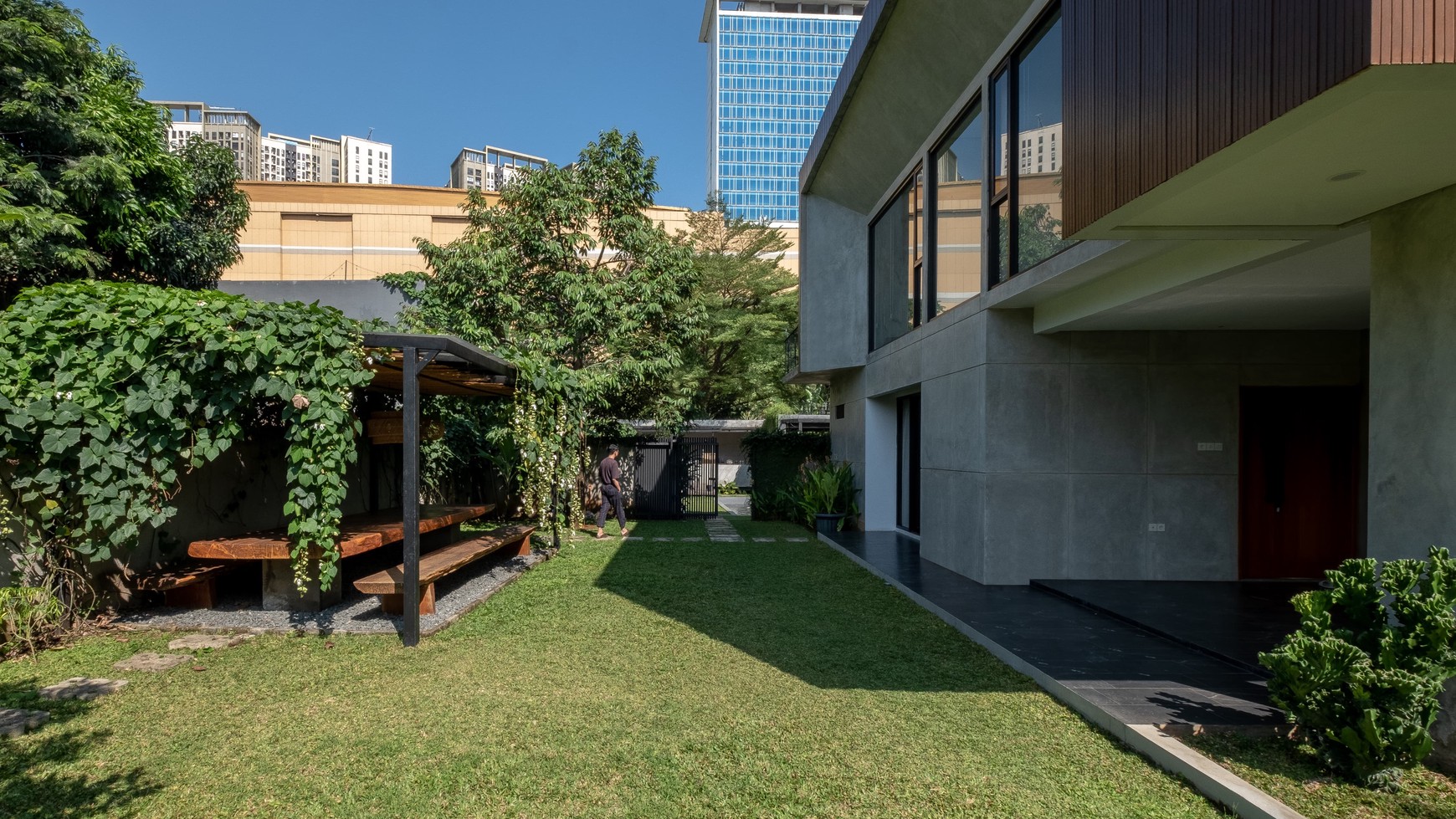 Rumah Cantik Kokoh 2 Lantai di Kompleks DDN Cibubur 