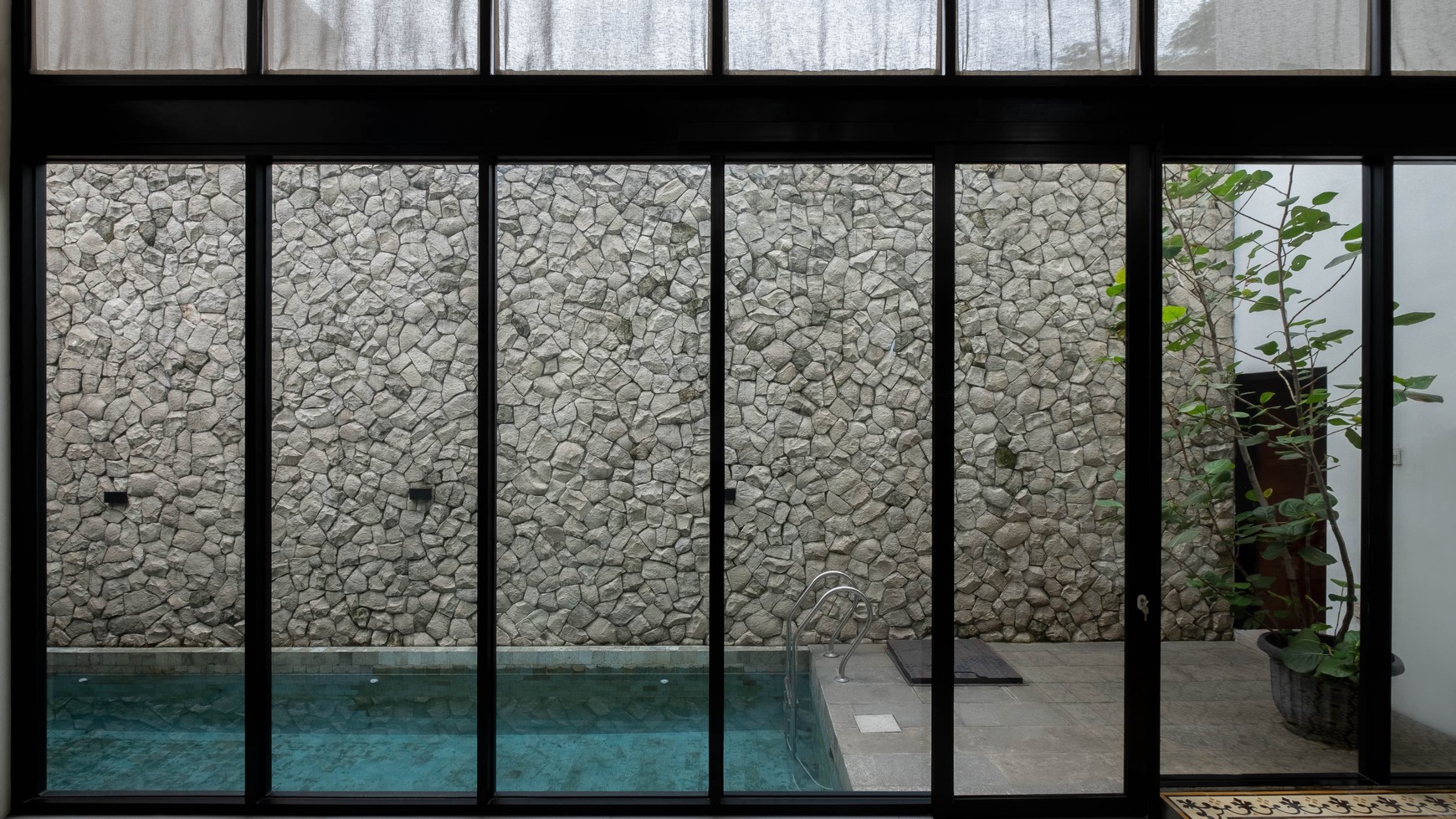 Rumah Cantik Kokoh 2 Lantai di Kompleks DDN Cibubur 