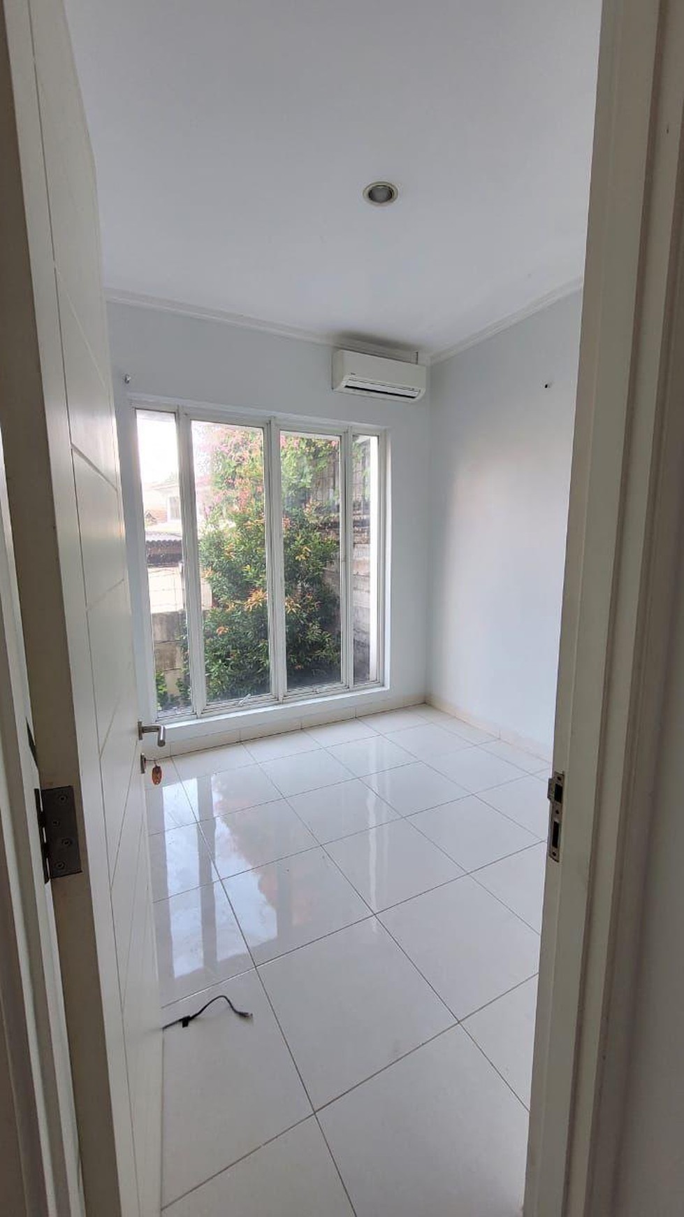 Rumah Bagus, siap huni keamanan 24 Jam di Bintaro Sektor 9