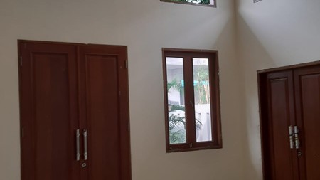 Rumah 1½ Lantai  Siap Huni dengan Hunian Nyaman dan Asri di @Ciputat Timur