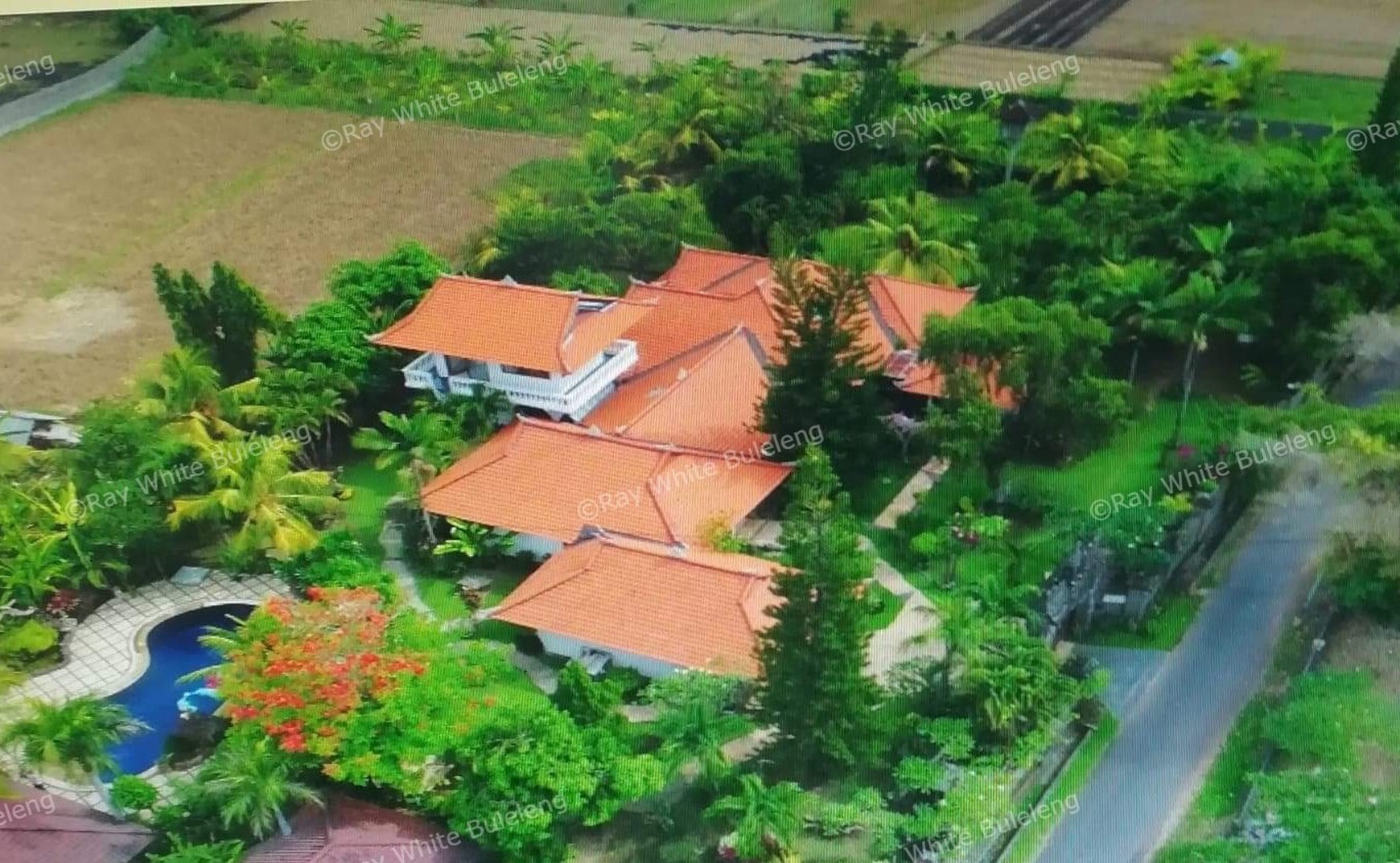 Beautiful villa close to the beach