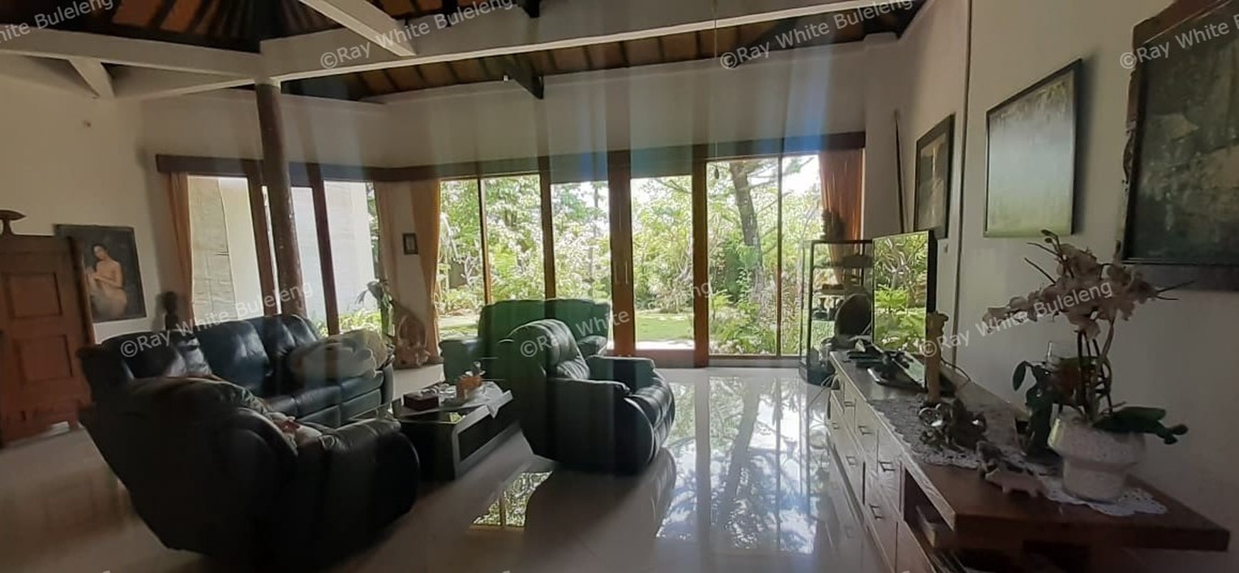 Beautiful villa close to the beach