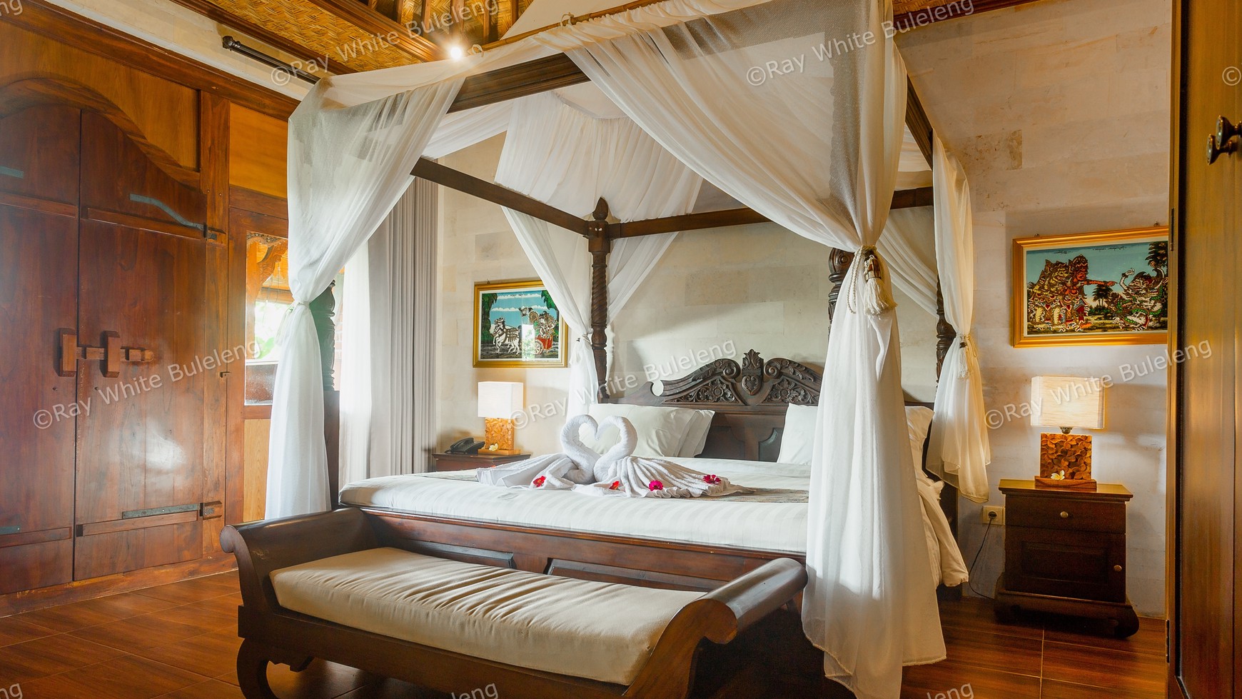 Hotel, Bar and Restaurant with Traditional and Modern Style