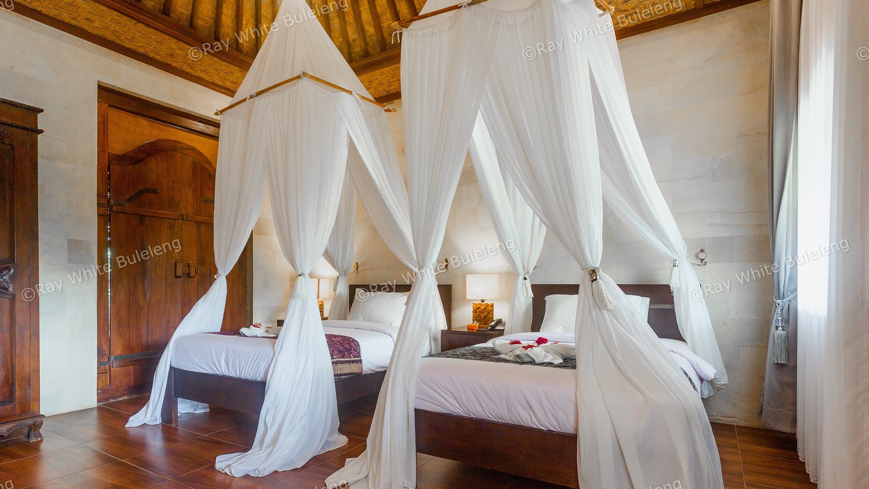 Hotel, Bar and Restaurant with Traditional and Modern Style