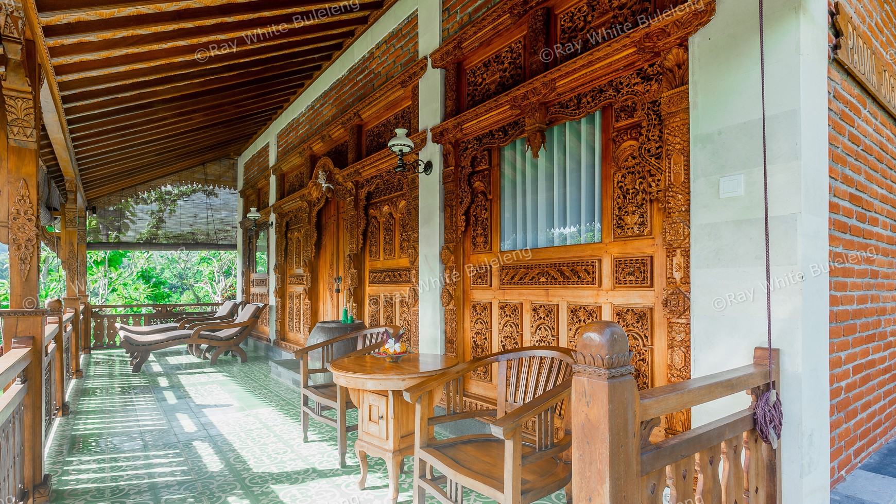 Hotel, Bar and Restaurant with Traditional and Modern Style