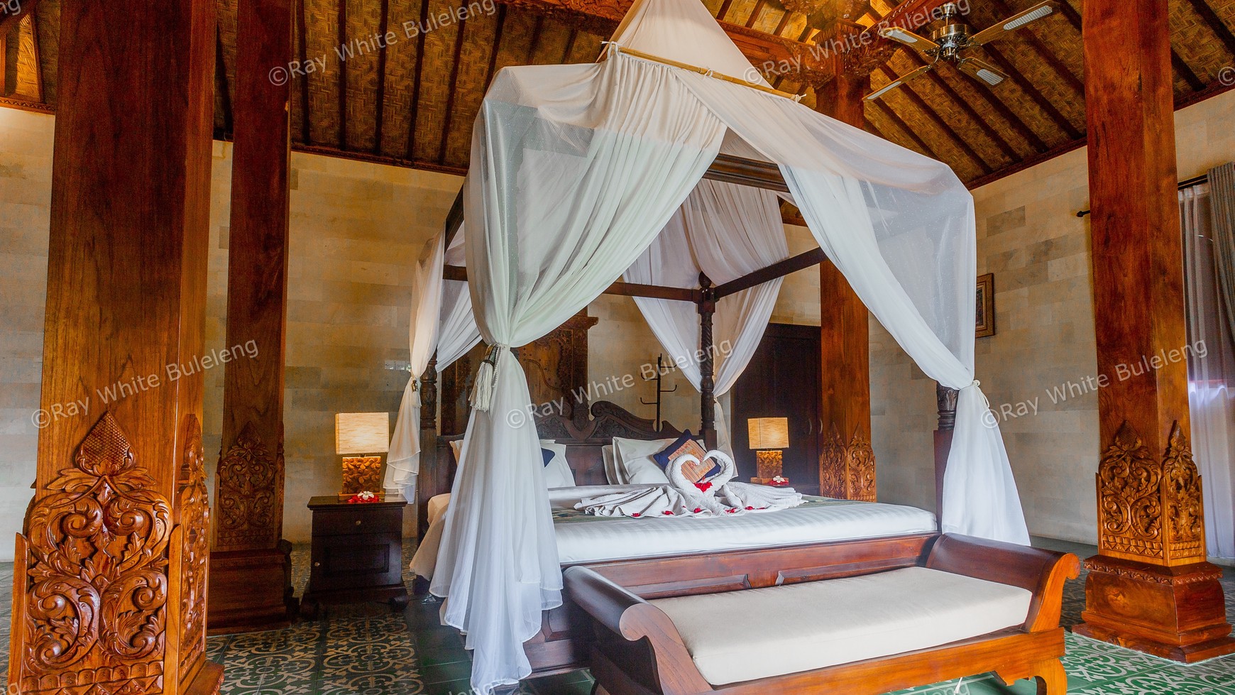 Hotel, Bar and Restaurant with Traditional and Modern Style