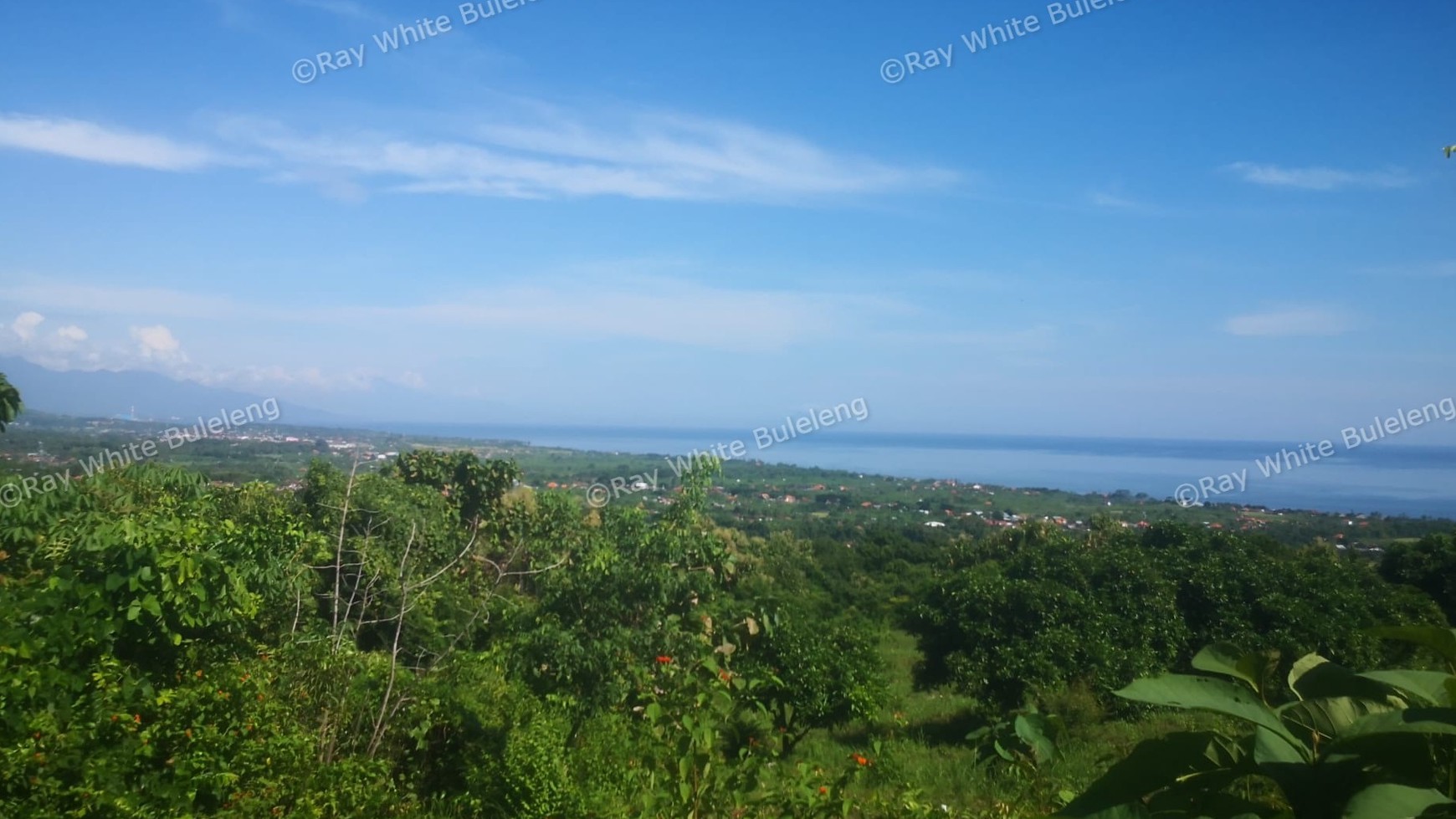 Fantastic land overlooking the lovina sea