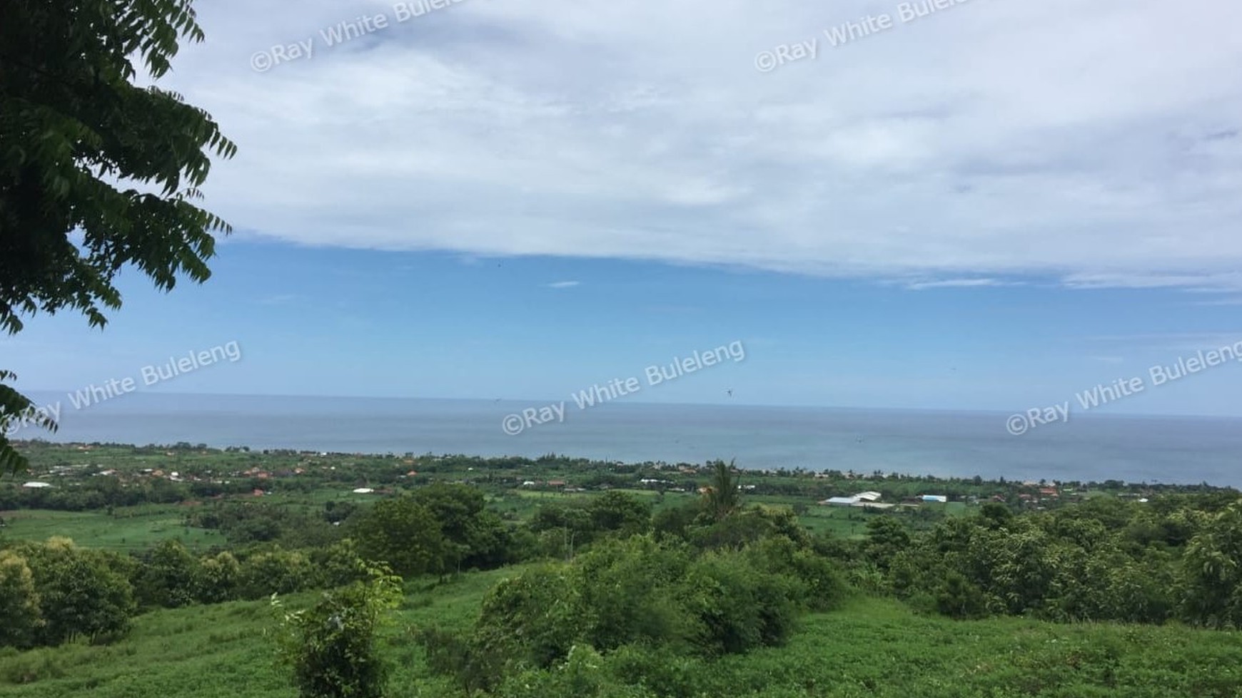 Fantastic land overlooking the lovina sea