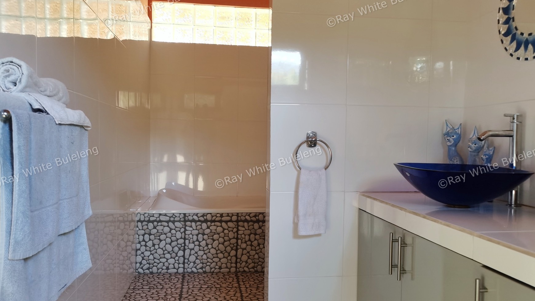Villa with stunning sunset view for sale