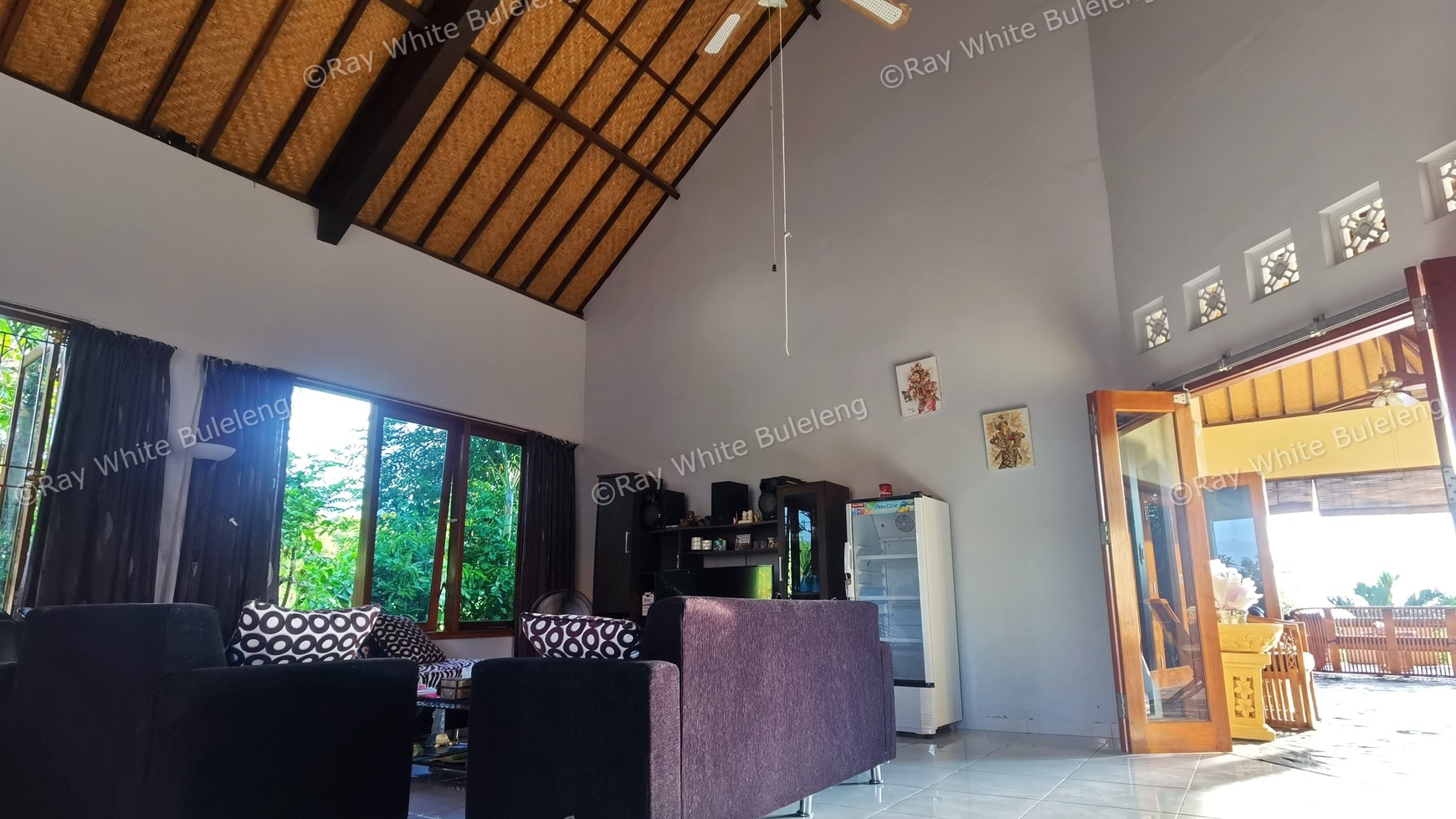 Villa with stunning sunset view for sale