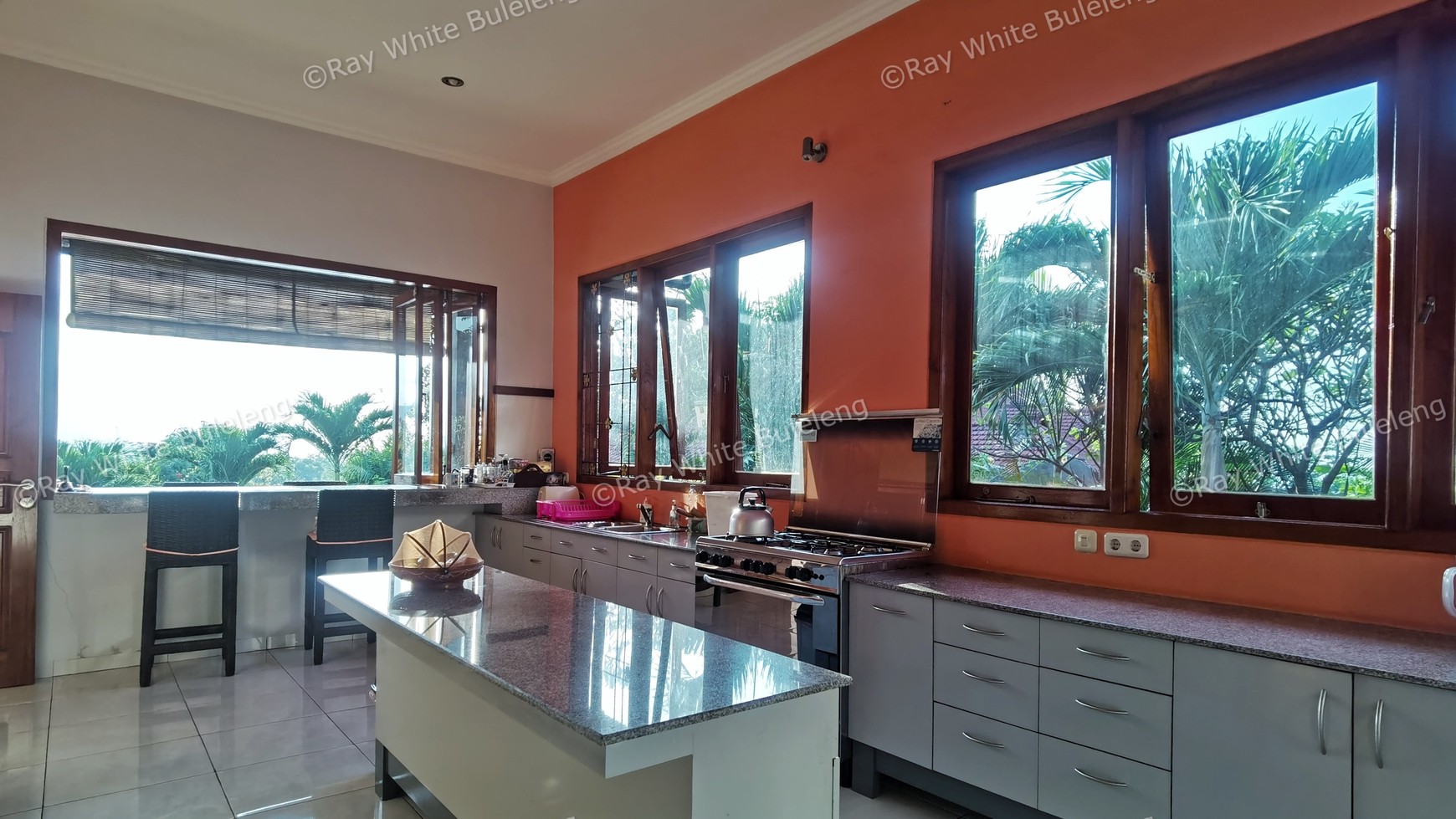 Villa with stunning sunset view for sale