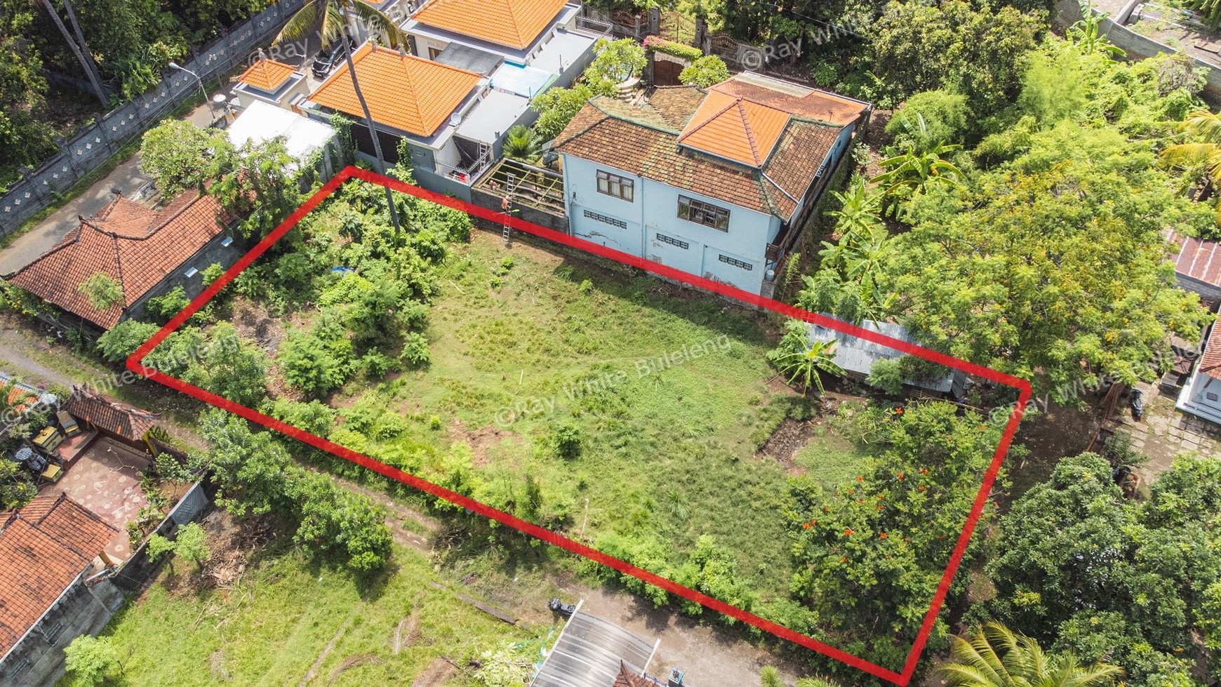 Land Located in Strategic Location For Sale