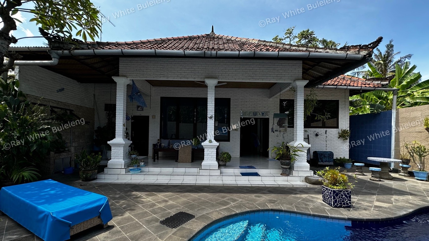 BEAUTIFUL BLUE VILLA FOR SALE