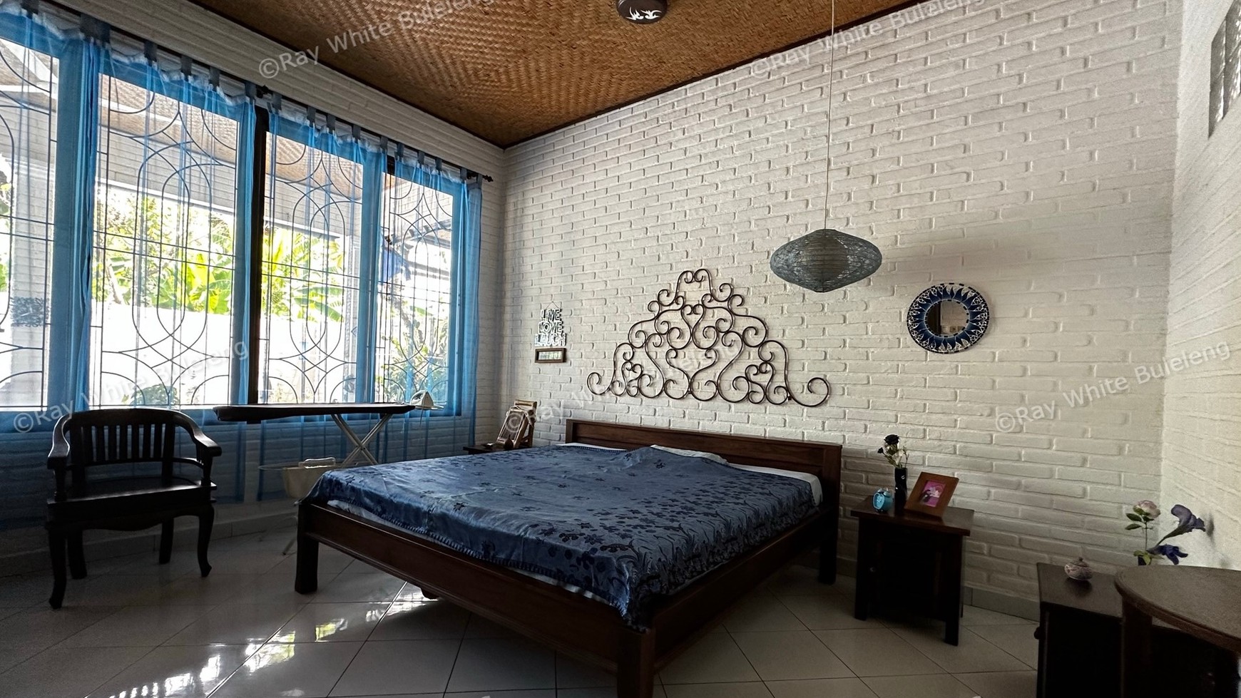 BEAUTIFUL BLUE VILLA FOR SALE