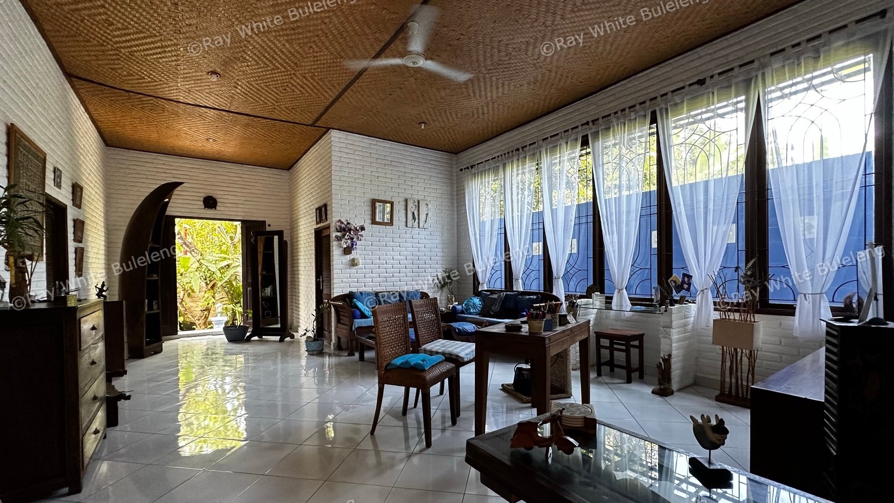 BEAUTIFUL BLUE VILLA FOR SALE