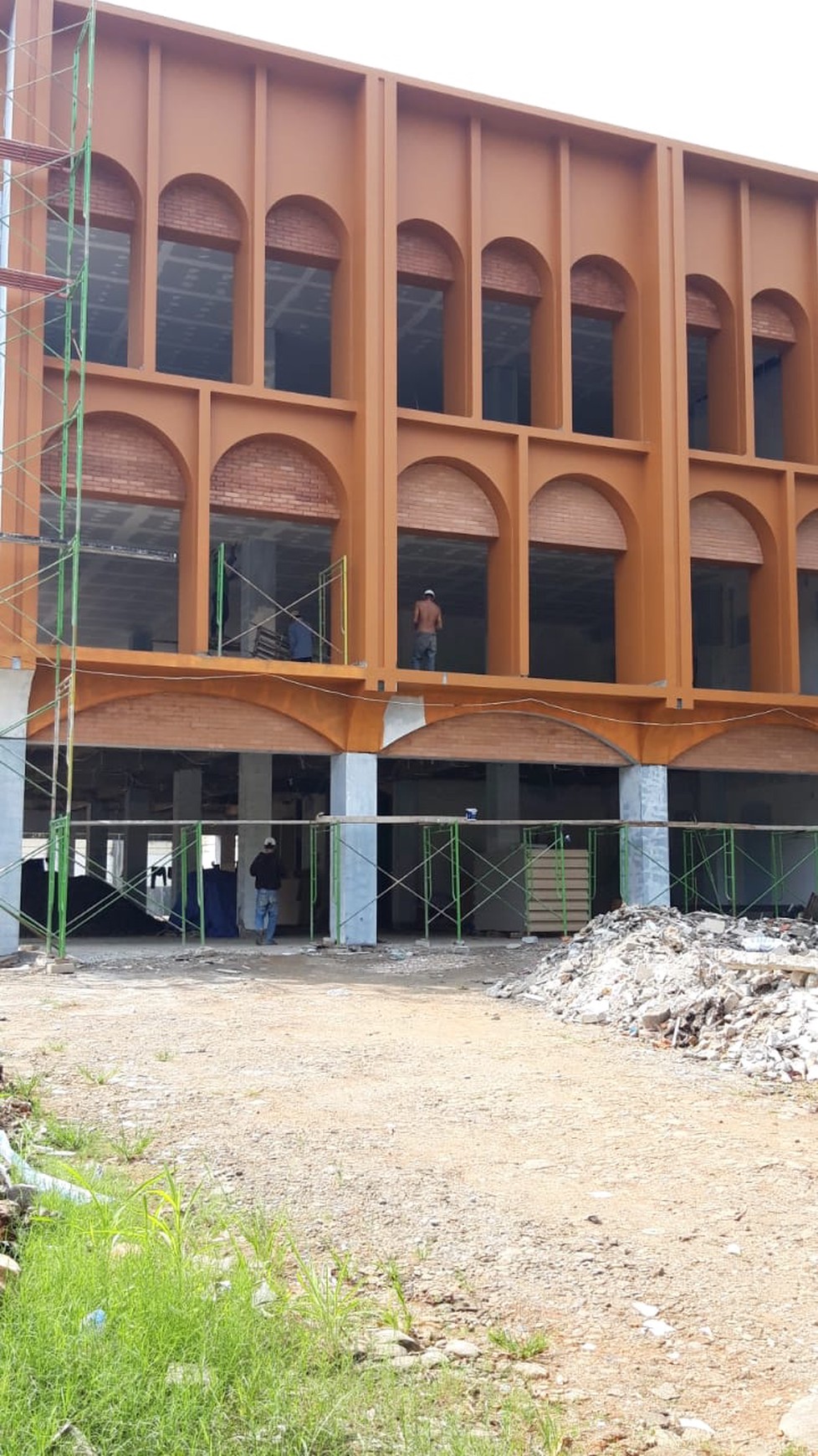 Gedung Di Lokasi Strategis Di Jl Harsono RM Ragunan Jakarta Selatan