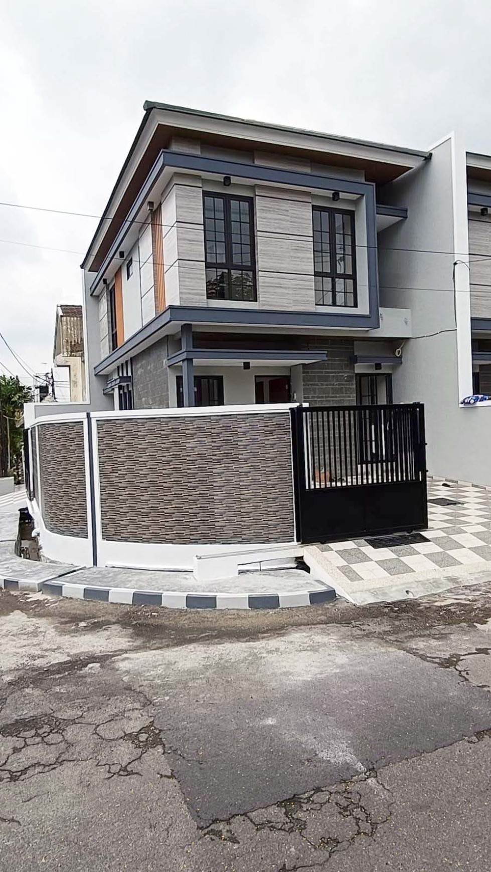 Rumah Baru Gress di Baruk Utara Surabaya Timur, 2 Lantai, Minimalis, cuma ada 2 unit ( on progress) aja... Buruan!!!