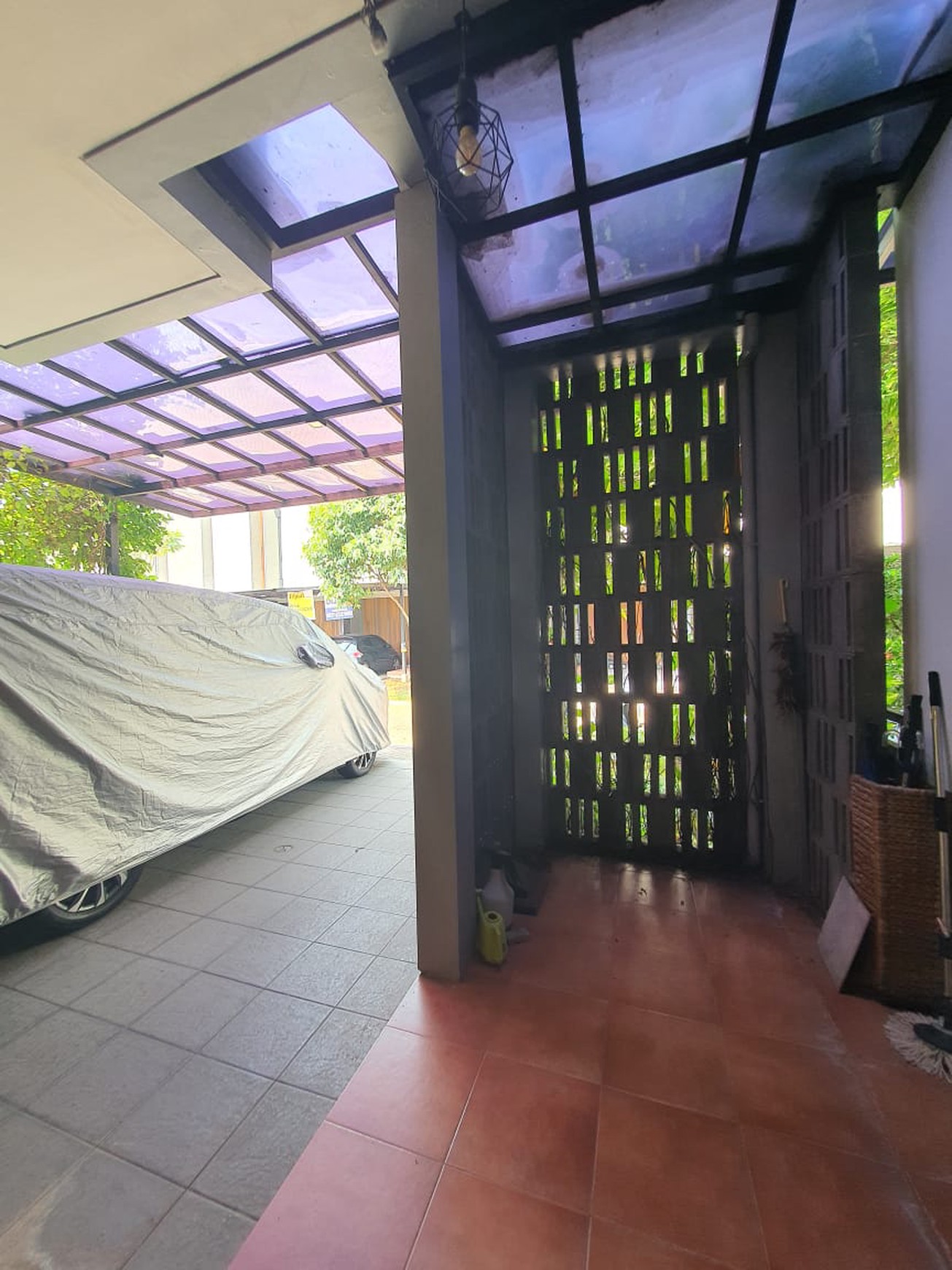 Rumah Siap Huni dengan Hunian Nyaman dan Asri di Bintaro Sektor 9.