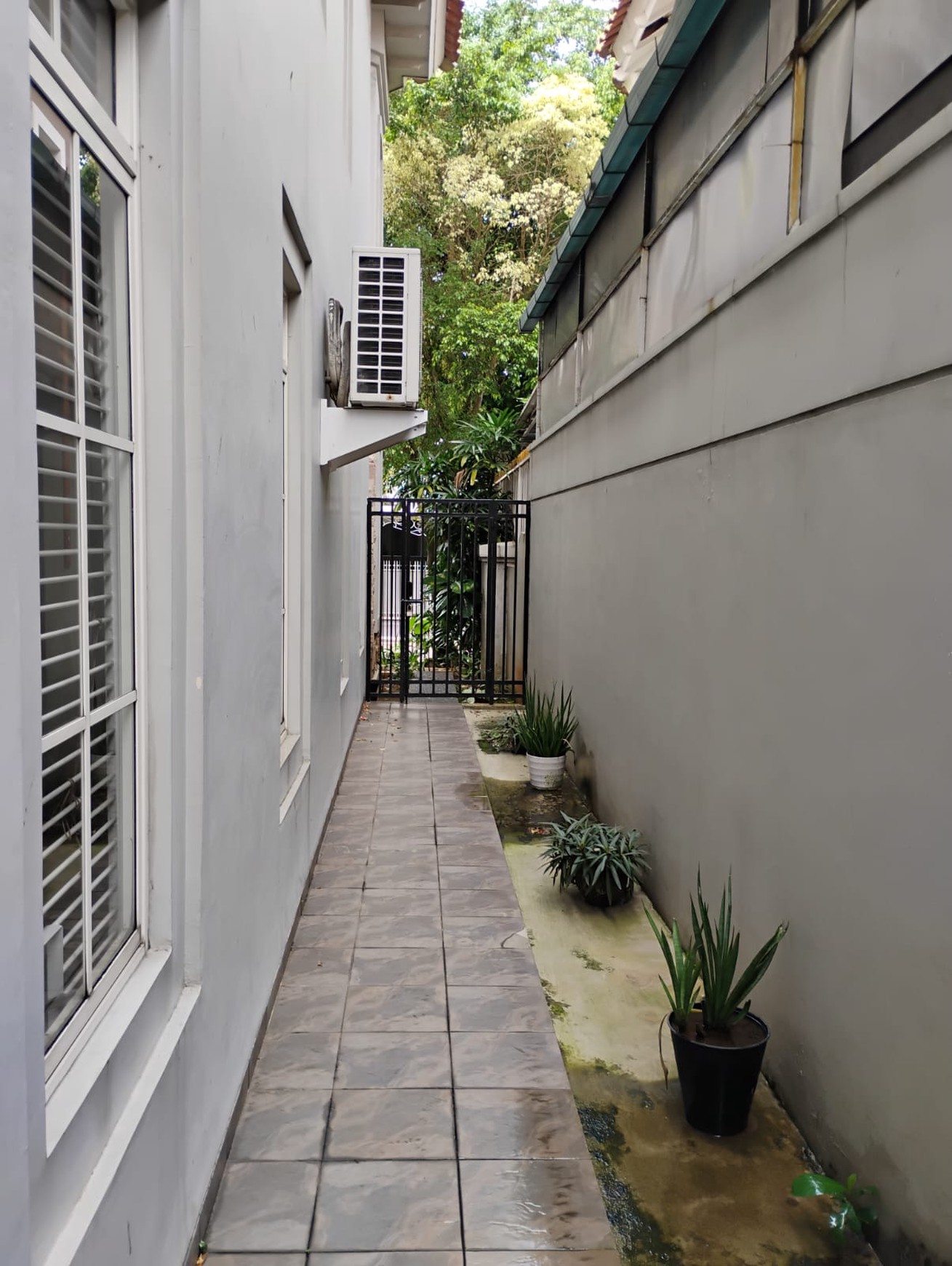 Dijual Rumah Siap Huni Dan Nyaman Jalan Sulawesi, Lippo Karawaci - Tangerang