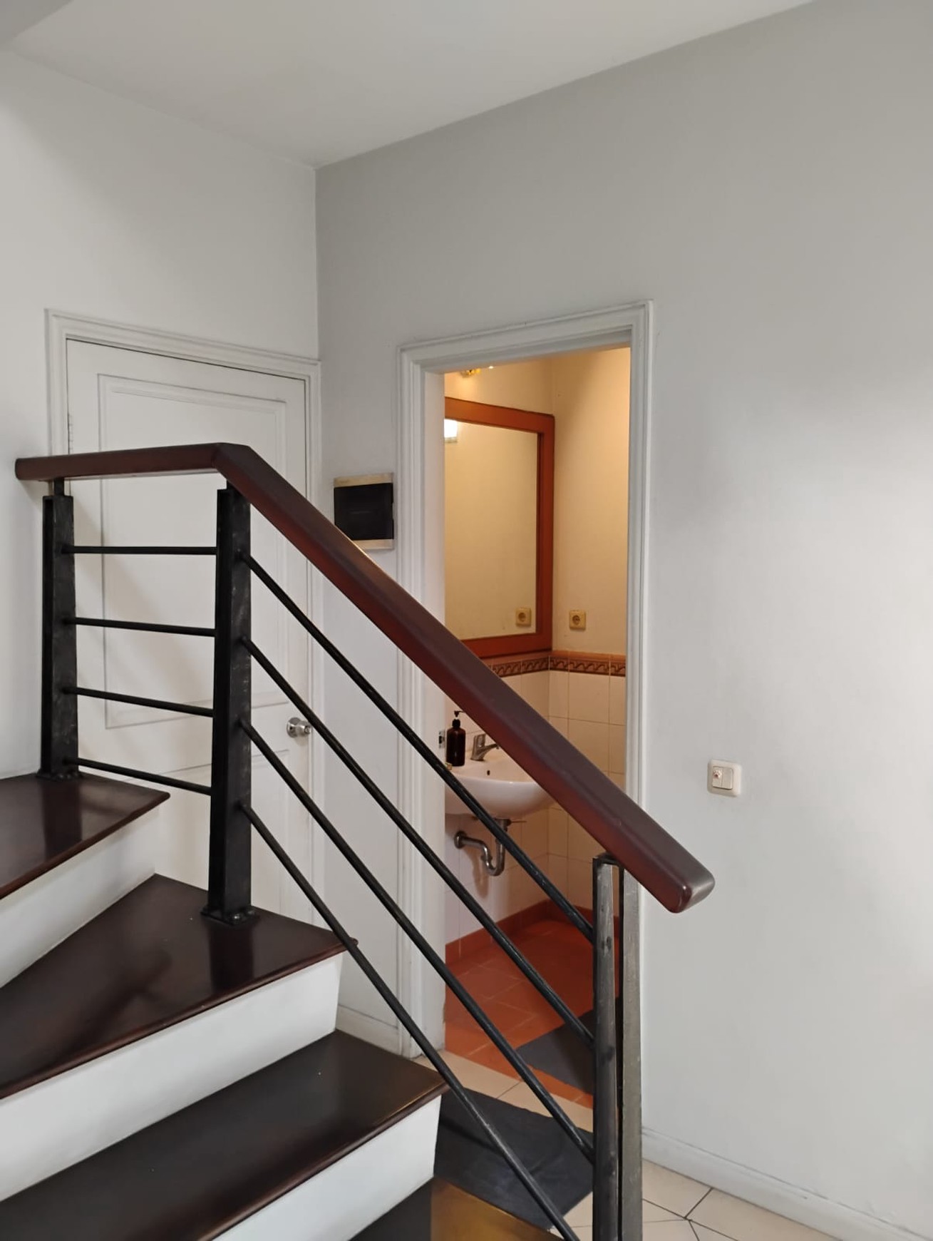 Dijual Rumah Siap Huni Dan Nyaman Jalan Sulawesi, Lippo Karawaci - Tangerang