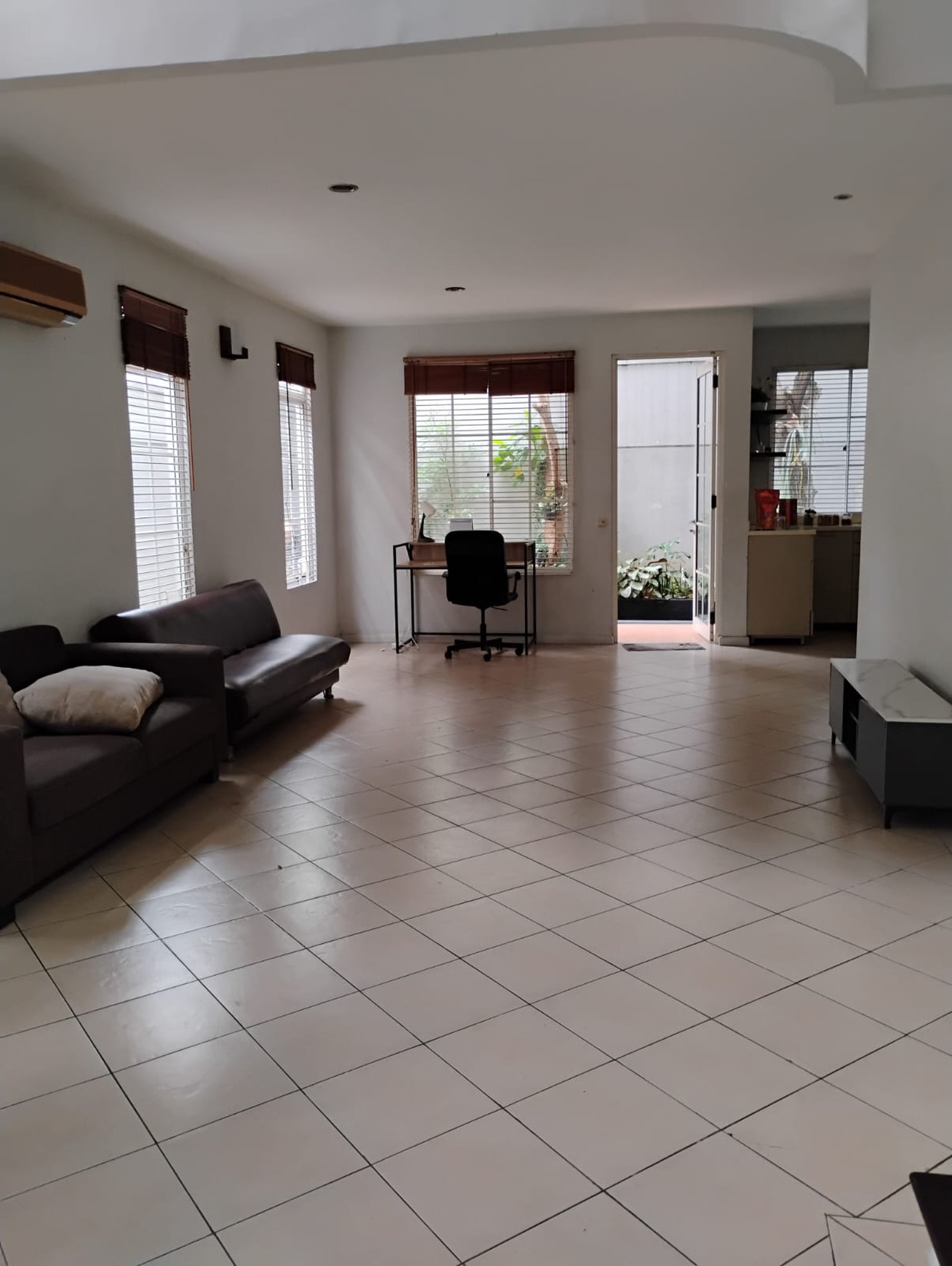 Dijual Rumah Siap Huni Dan Nyaman Jalan Sulawesi, Lippo Karawaci - Tangerang