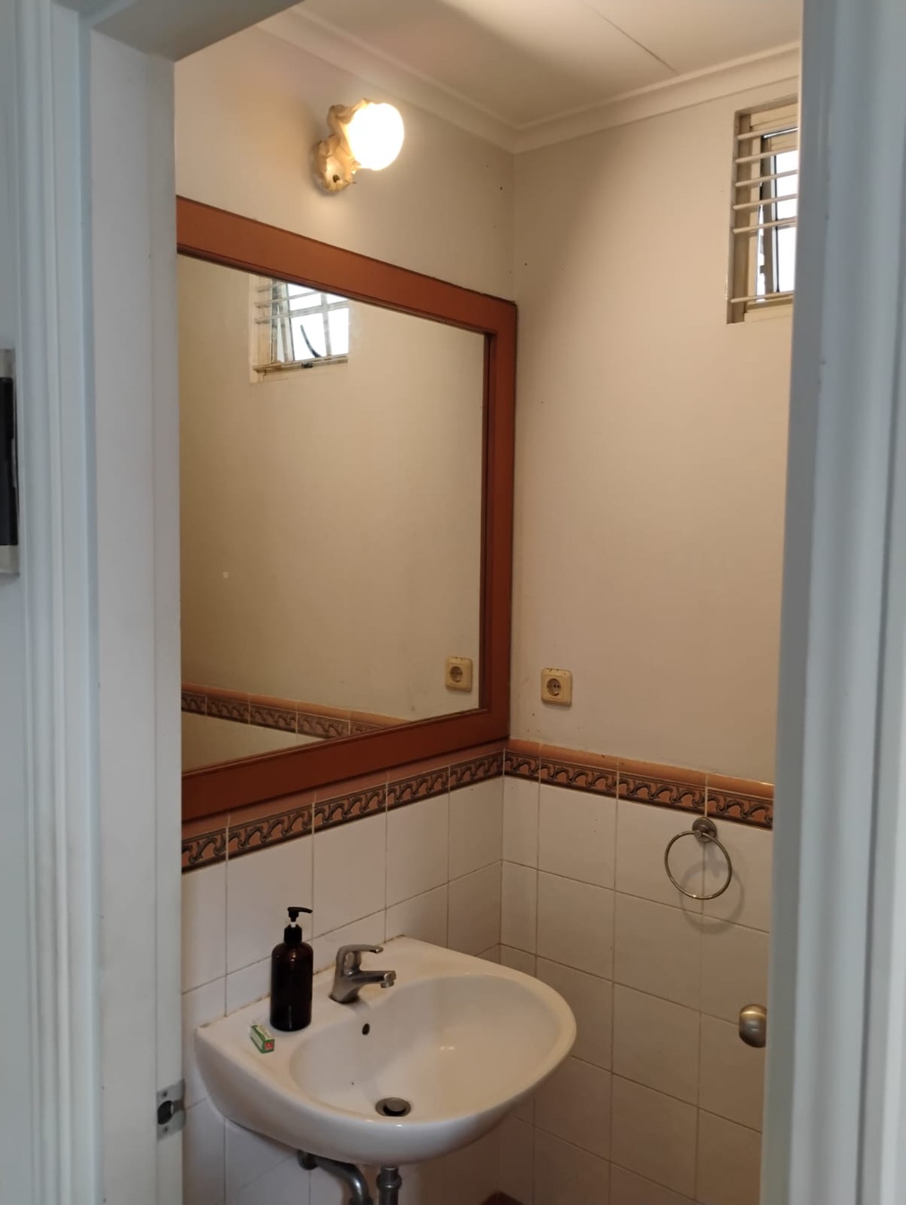 Dijual Rumah Siap Huni Dan Nyaman Jalan Sulawesi, Lippo Karawaci - Tangerang