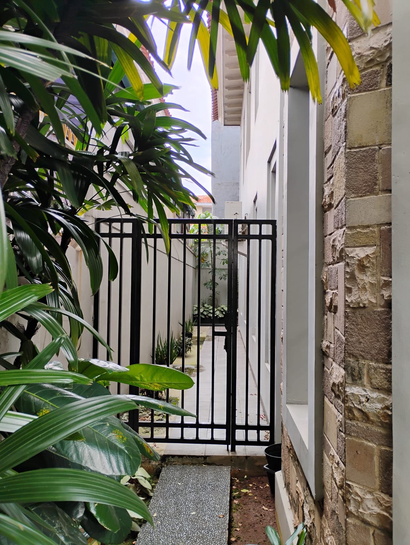 Dijual Rumah Siap Huni Dan Nyaman Jalan Sulawesi, Lippo Karawaci - Tangerang