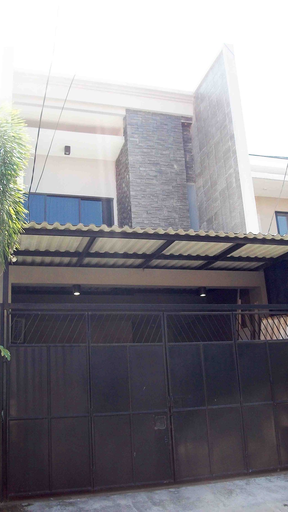 Rumah Baru Gress di Rungkut Asri Utara Surabaya Timur, Minimalis, 2 Lantai, Semi Furnished, SIAP HUNI !!!