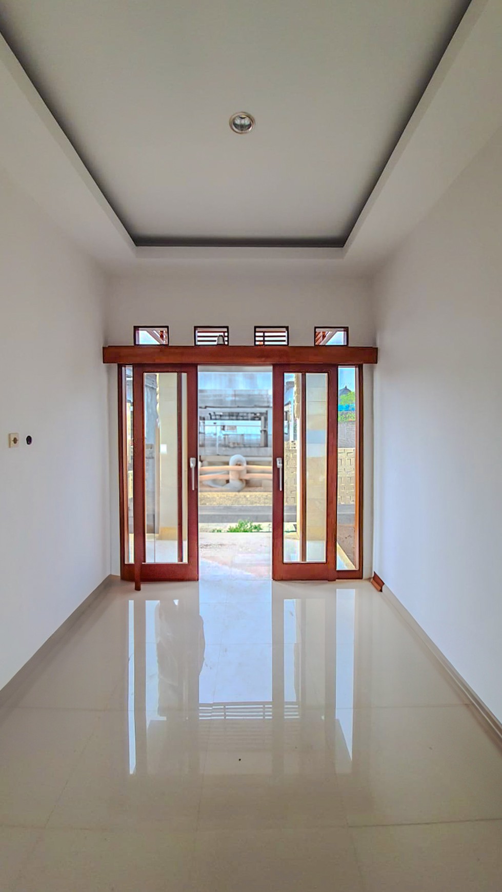 RUMAH BRAND NEW YANG MODERN, NYAMAN DI TENGAH KOTA JEMBRANA, BALI, SIAP HUNI
