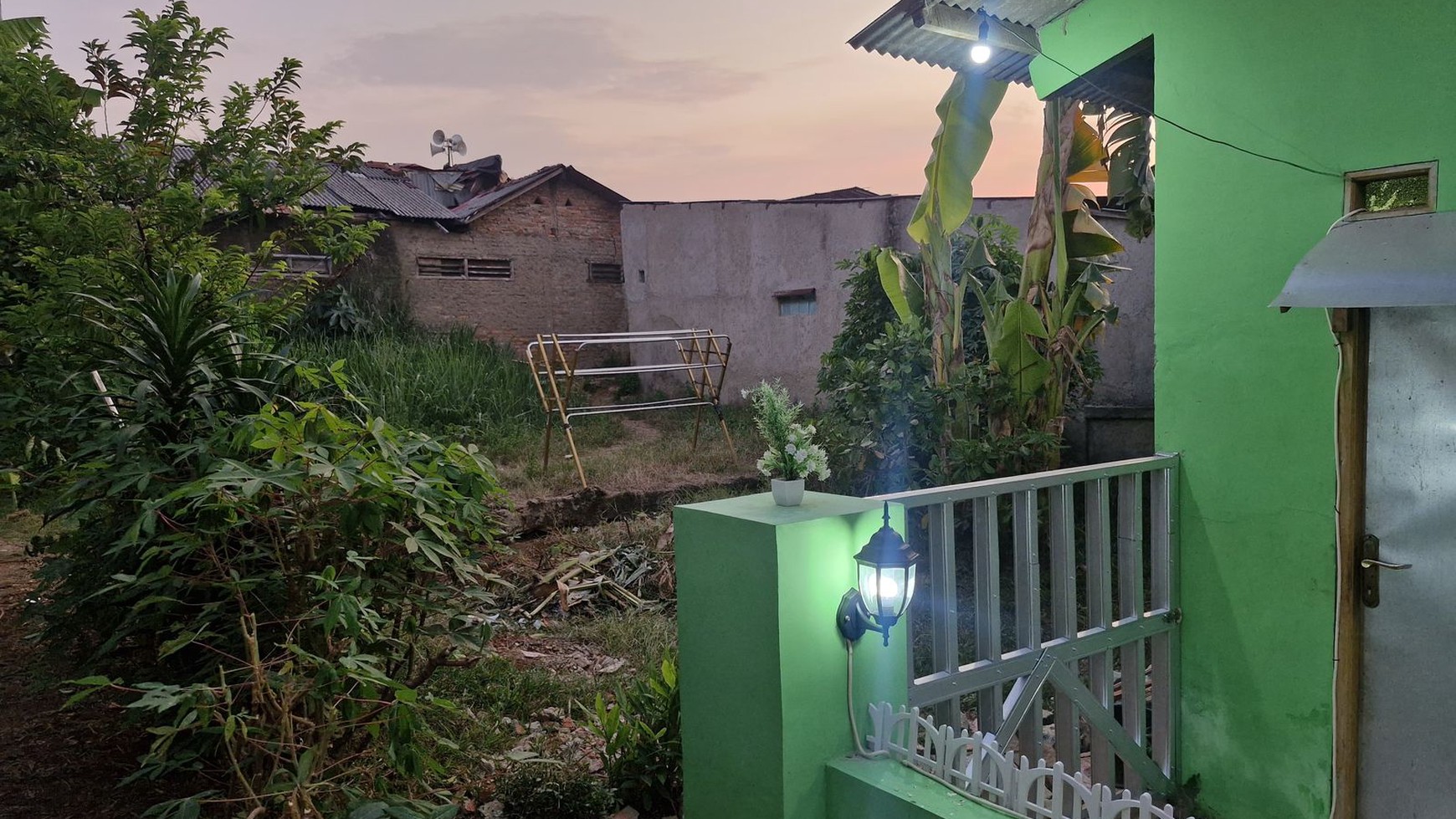Rumah Siap Huni dengan Hunian Nyaman dan Asri di Pamulang