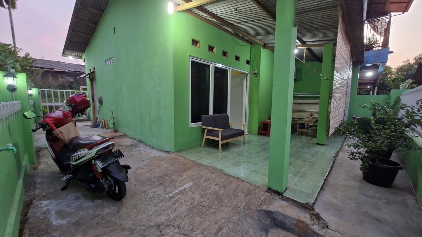 Rumah Siap Huni dengan Hunian Nyaman dan Asri di Pamulang
