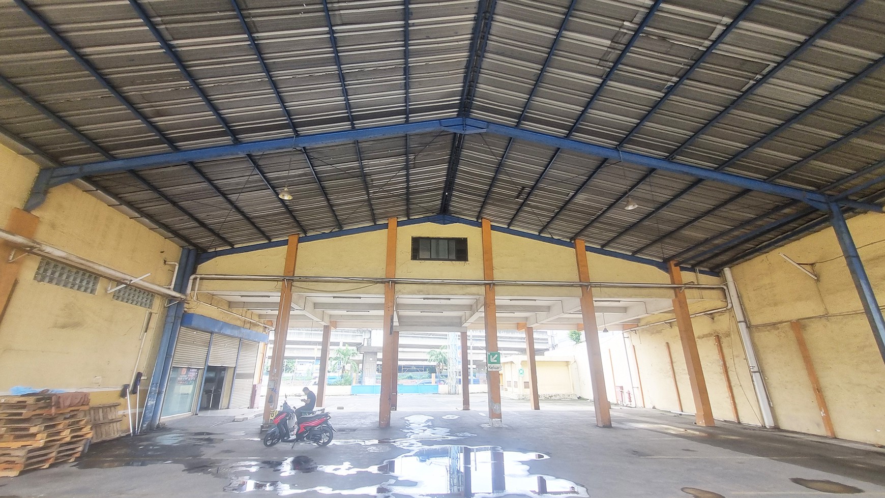 Ruang Usaha dan Gudang Strategis Jalan Raya Kalimalang, Bekasi