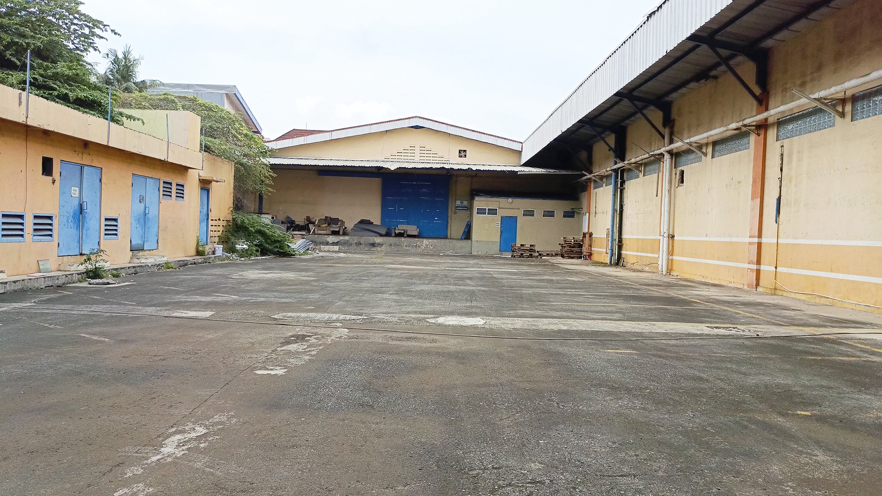 Ruang Usaha dan Gudang Strategis Jalan Raya Kalimalang, Bekasi