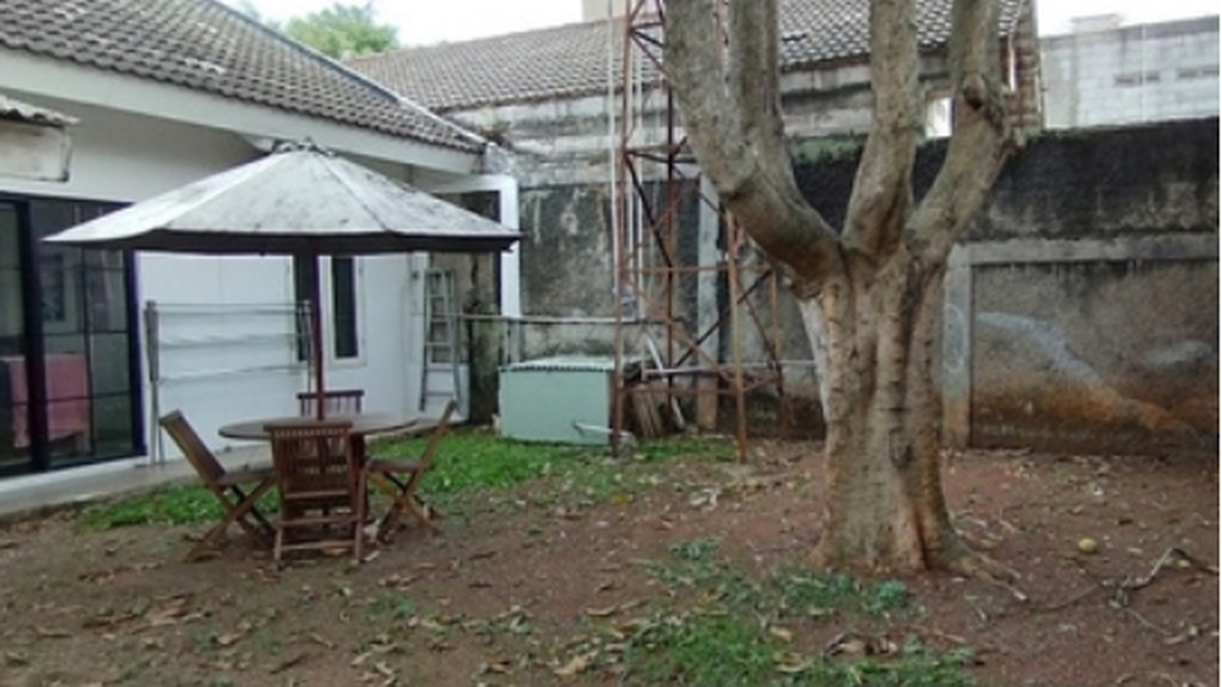 Rumah Siap Huni dengan Hunian Nyaman dan Asri di Ciputat