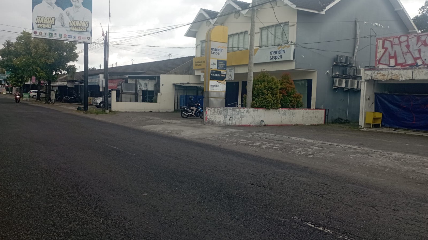 Tanah & Bangunan 1200 Meter Persegi Di Area Bisnis Jalan Godean Sleman