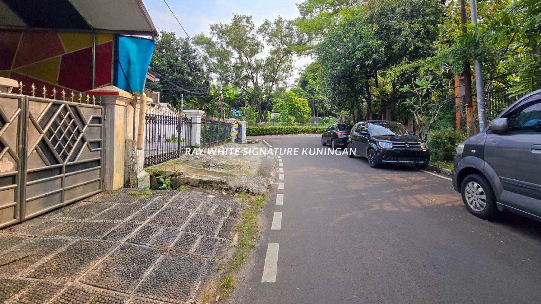 Rumah Lama Layak Huni di Jl Pam Baru I Pejompongan