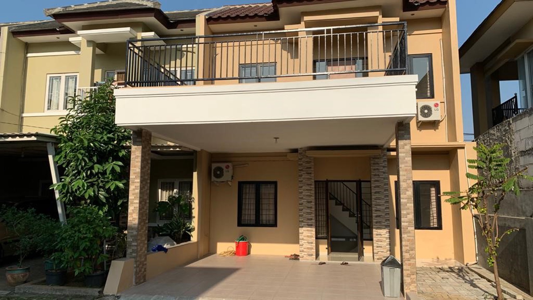 Rumah Siap Huni , Rapi di Perumahan Pondok Aren 