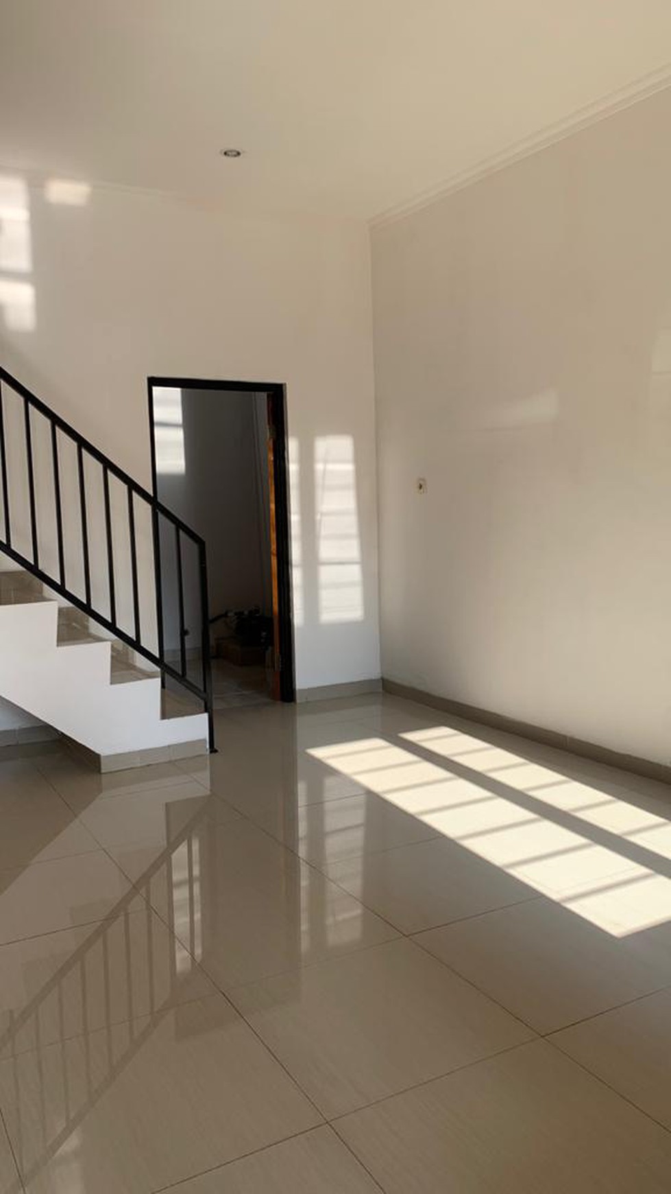 Rumah Siap Huni , Rapi di Perumahan Pondok Aren 