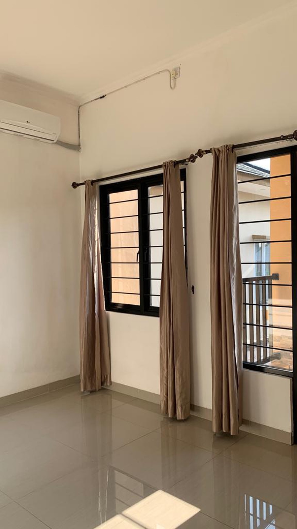 Rumah Siap Huni , Rapi di Perumahan Pondok Aren 